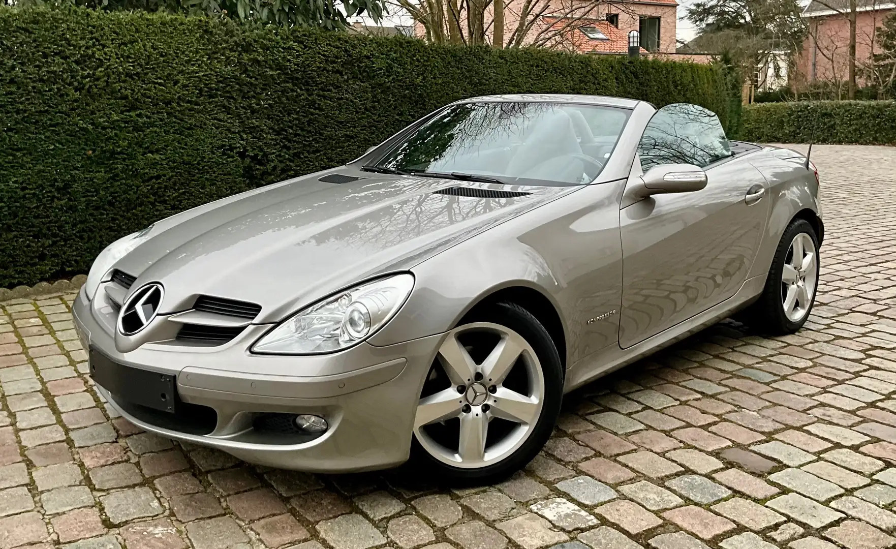 Mercedes-Benz SLK 200 Kompressor in zeer goede staat  ### 63000 km ### Beige - 1