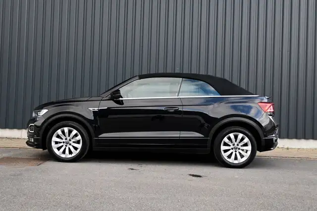 Volkswagen T-Roc view 11
