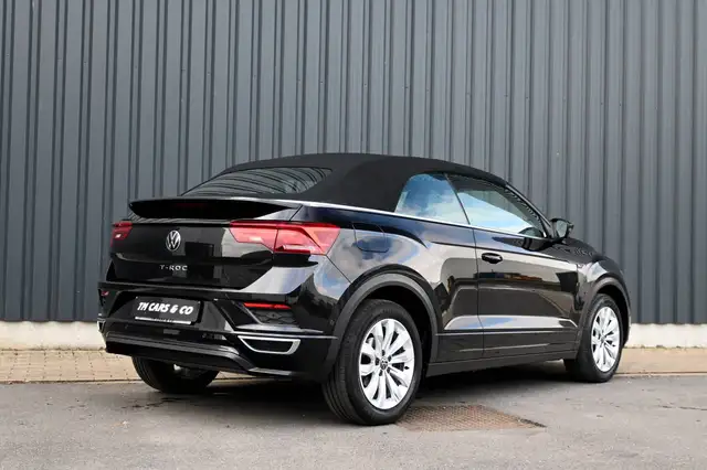 Volkswagen T-Roc view 9