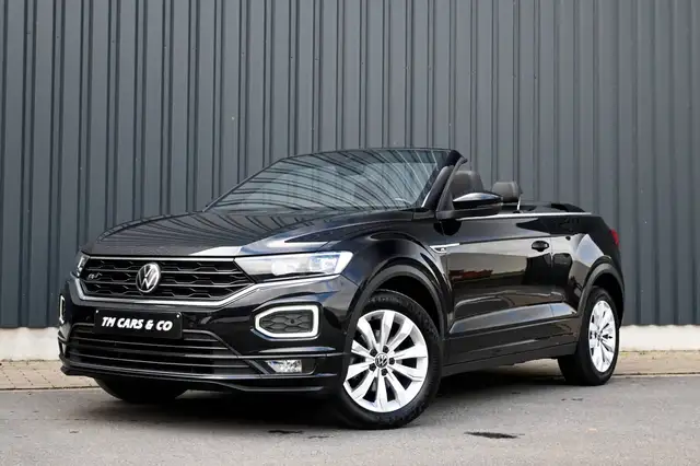 Volkswagen T-Roc view 2