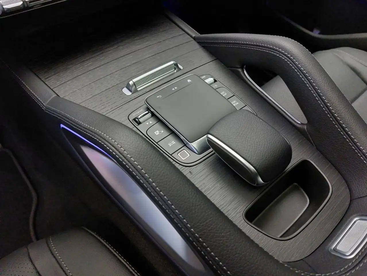 Mercedes-Benz GLE снимка Mercedes-Benz GLE