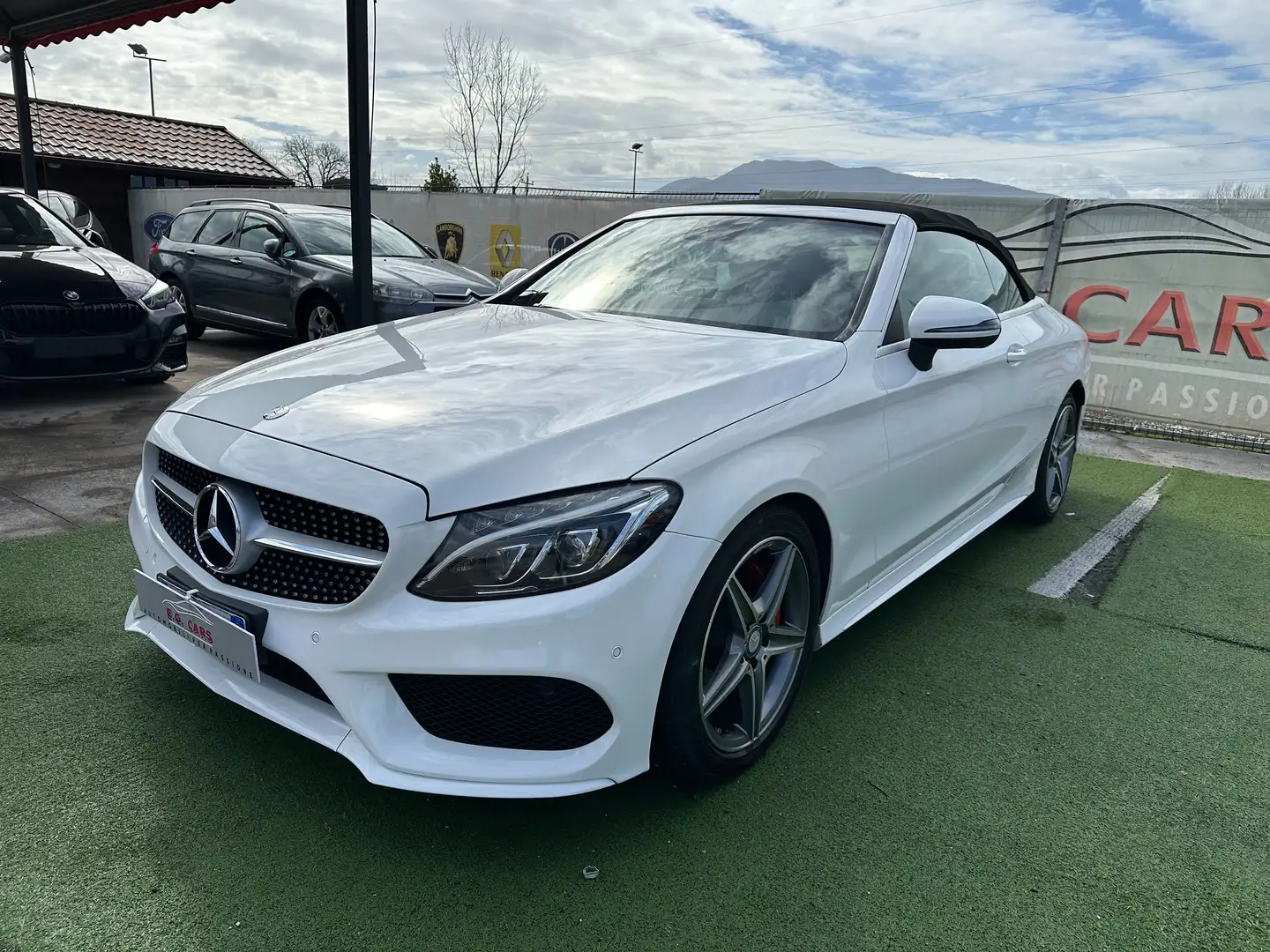Mercedes-Benz C 220 *CABRIO*220D*PREMIUM AMG*NAVI*AUT*LED*KAMERA*VENTI Bílá - 1