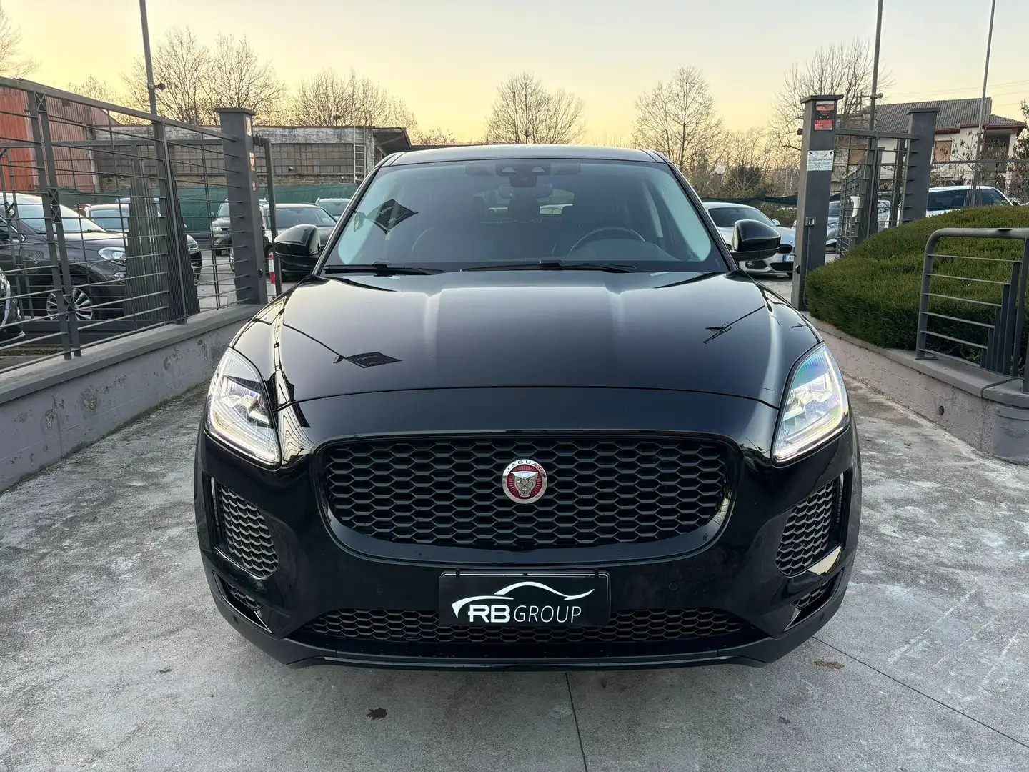 Jaguar E-Pace E-Pace 2017 2.0d R-Dynamic HSE awd 150cv auto my19 Nero - 2