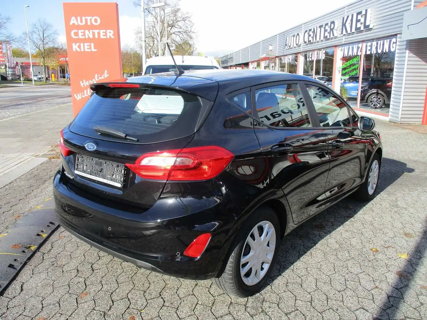 Ford Fiesta 1.5 TDCi Cool&Connect *1.Hand*Navi*Tempomat Schwarz - 2
