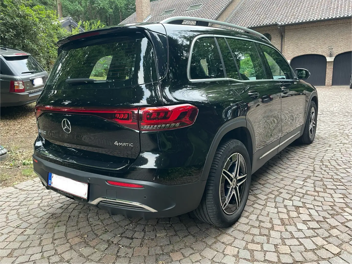 Mercedes-Benz EQB 350 4Matic AMG Line - 1