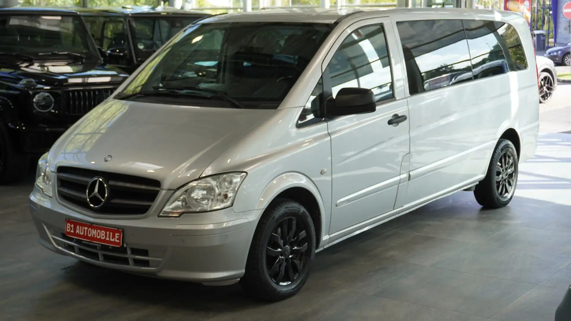 Mercedes-Benz Vito Kombi 116 CDI extralang*AHK*NAVI* Silber - 1