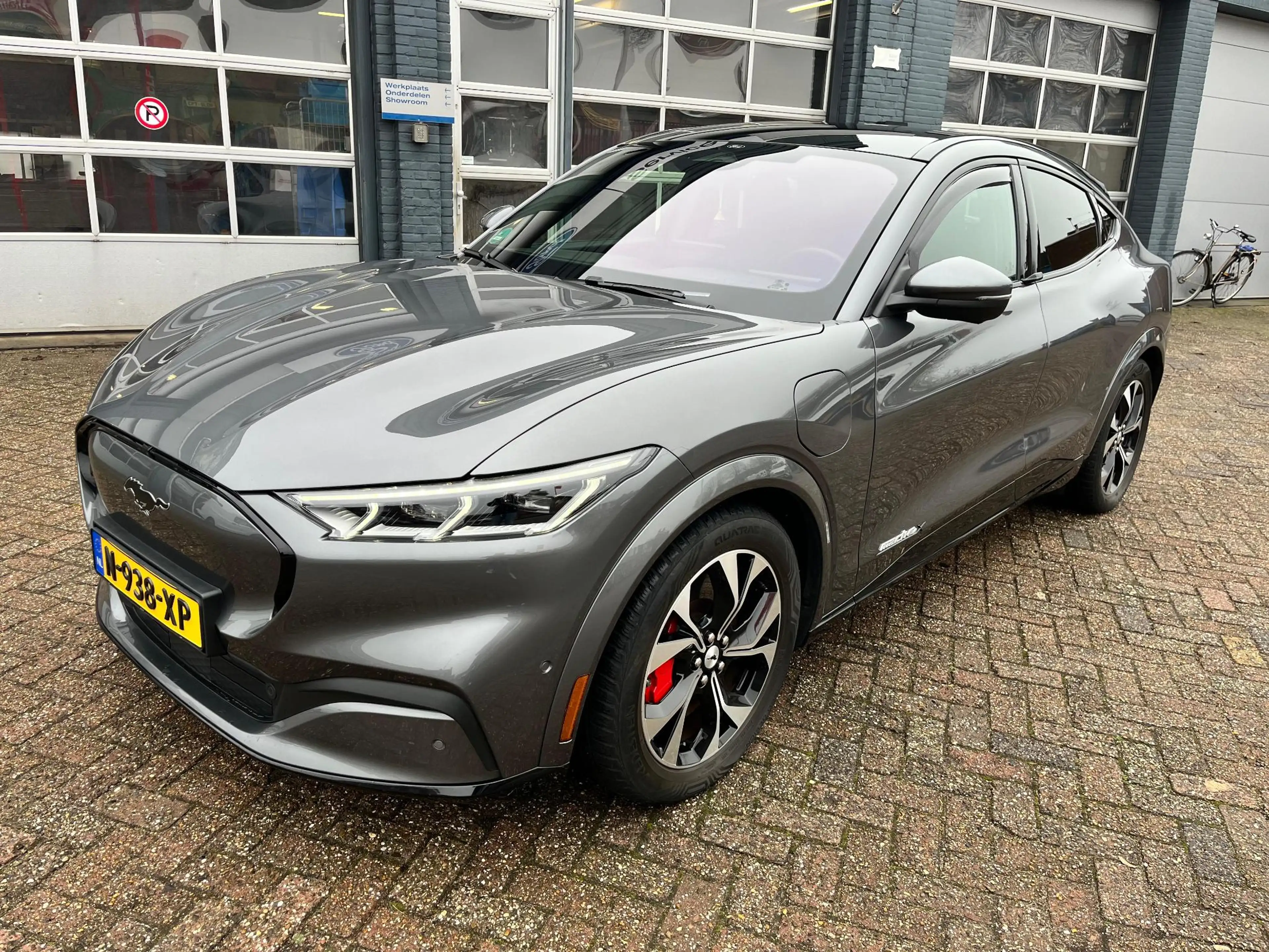 Ford Mustang Mach-E Extended First Edition AWD 98 kWh Garantie t/m jun — photo 3