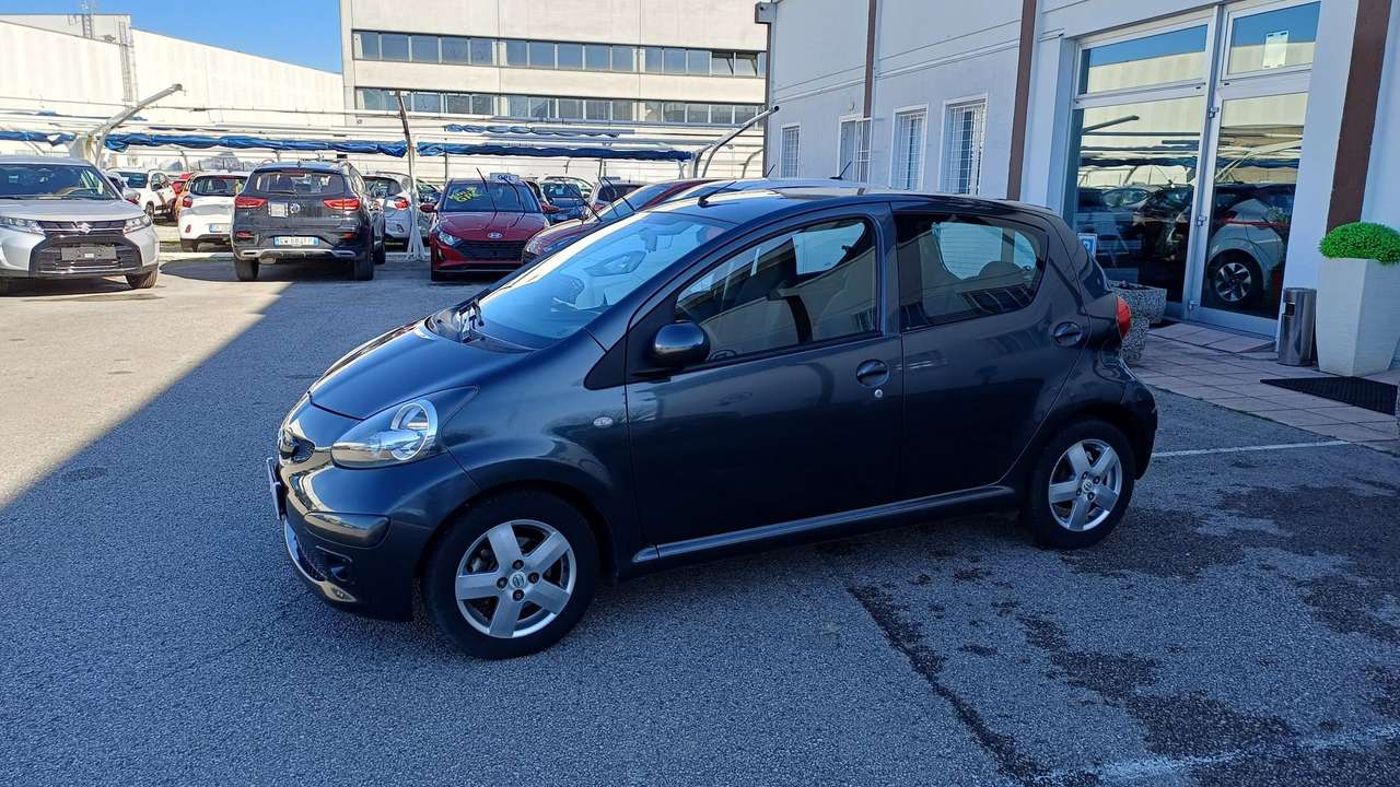 Toyota Aygo 1.0 12v vvt-i 5 porte  SOL