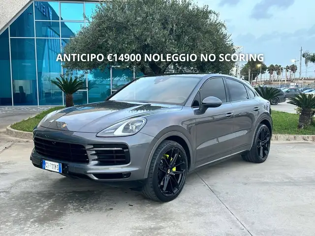 Porsche Cayenne Coupe e-hybrid Anticipo €14.900 noleggio noscoring