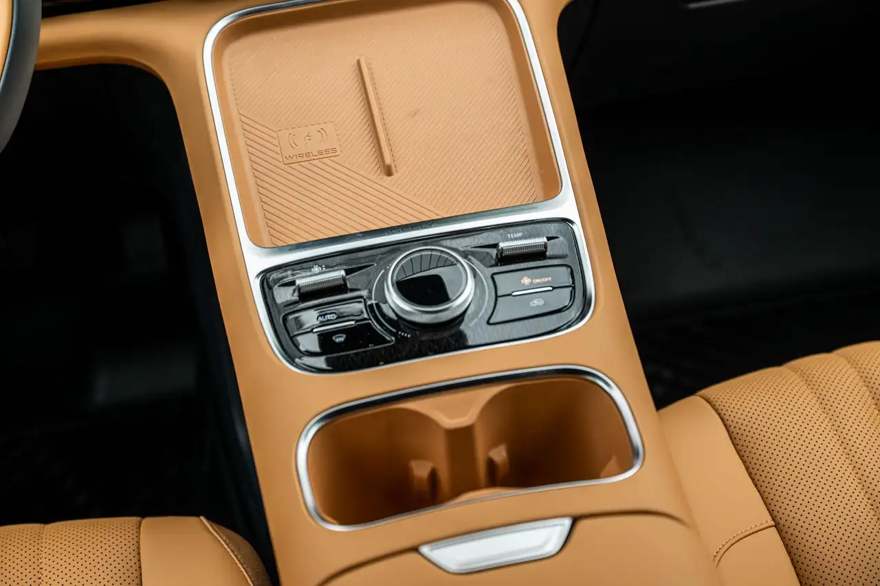 Geely Starray EM-i 2026 — фото 15