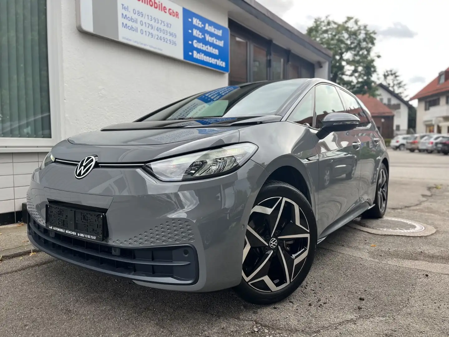 Volkswagen ID.3 Pro 107 kW NaviPro+ACC+HeadUp+R-Kamera+19" Gris - 1