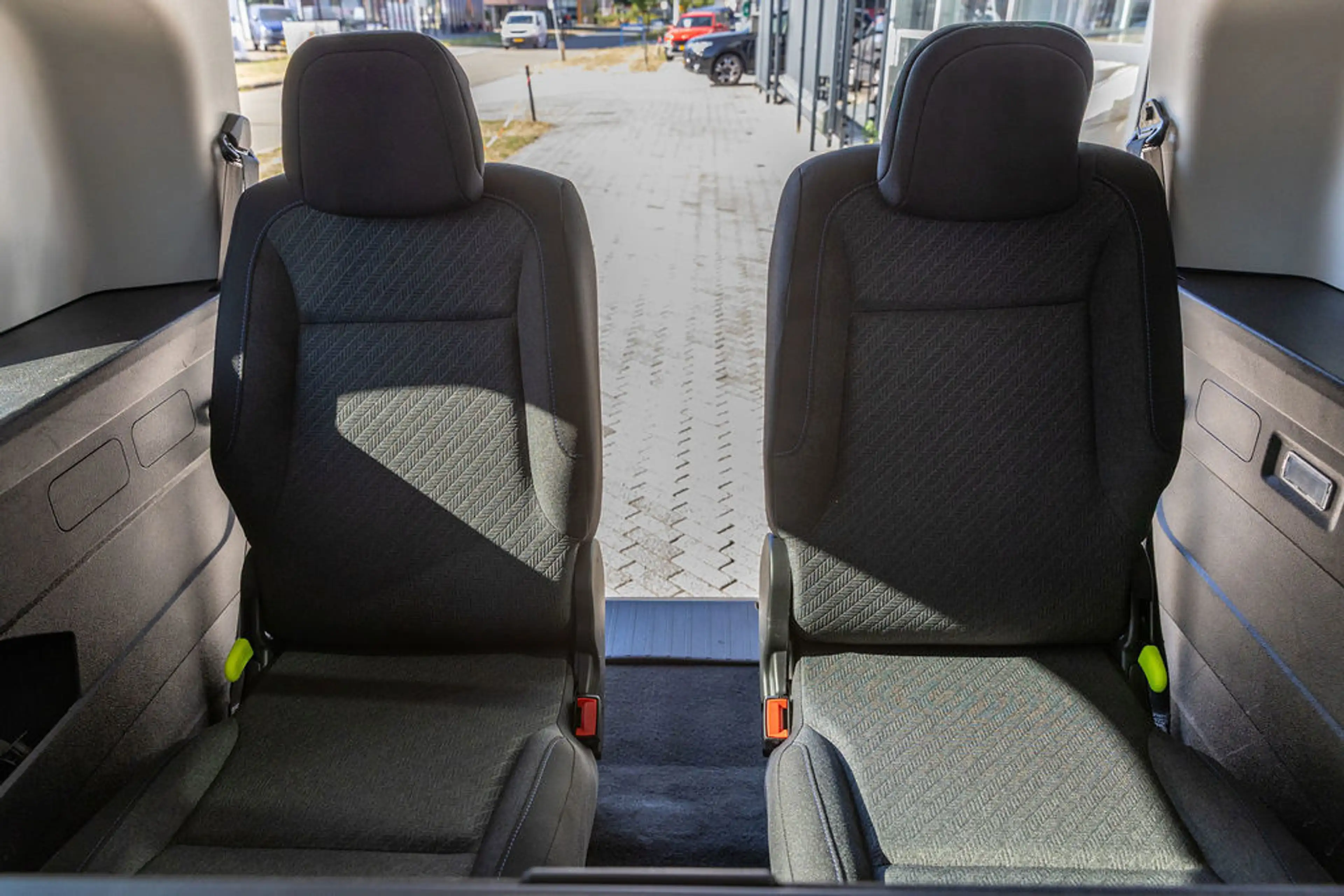 Peugeot e-Rifter Long EV Long Allure 7p. 50 kWh L2 — photo 45