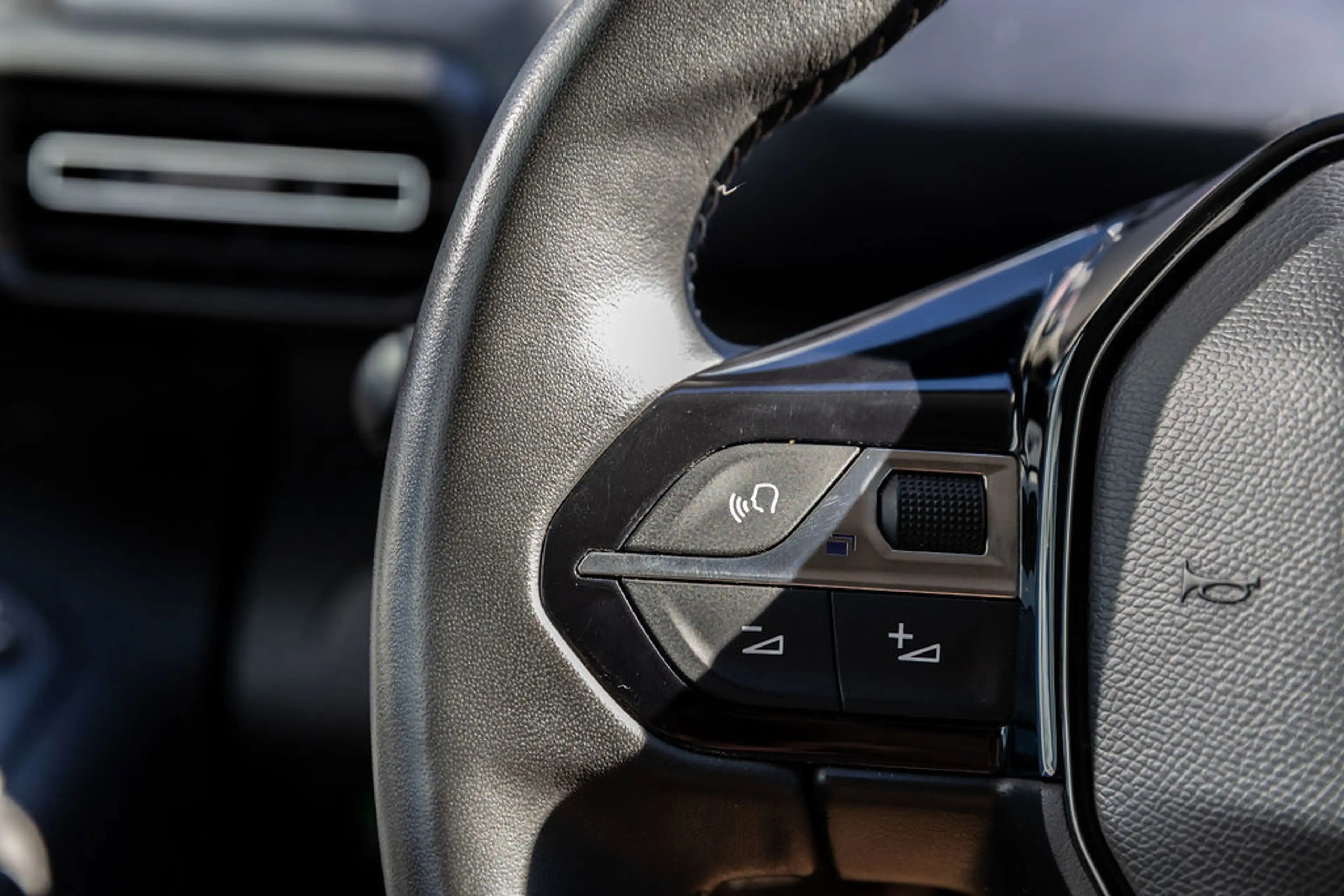 Peugeot e-Rifter Long EV Long Allure 7p. 50 kWh L2 — photo 19