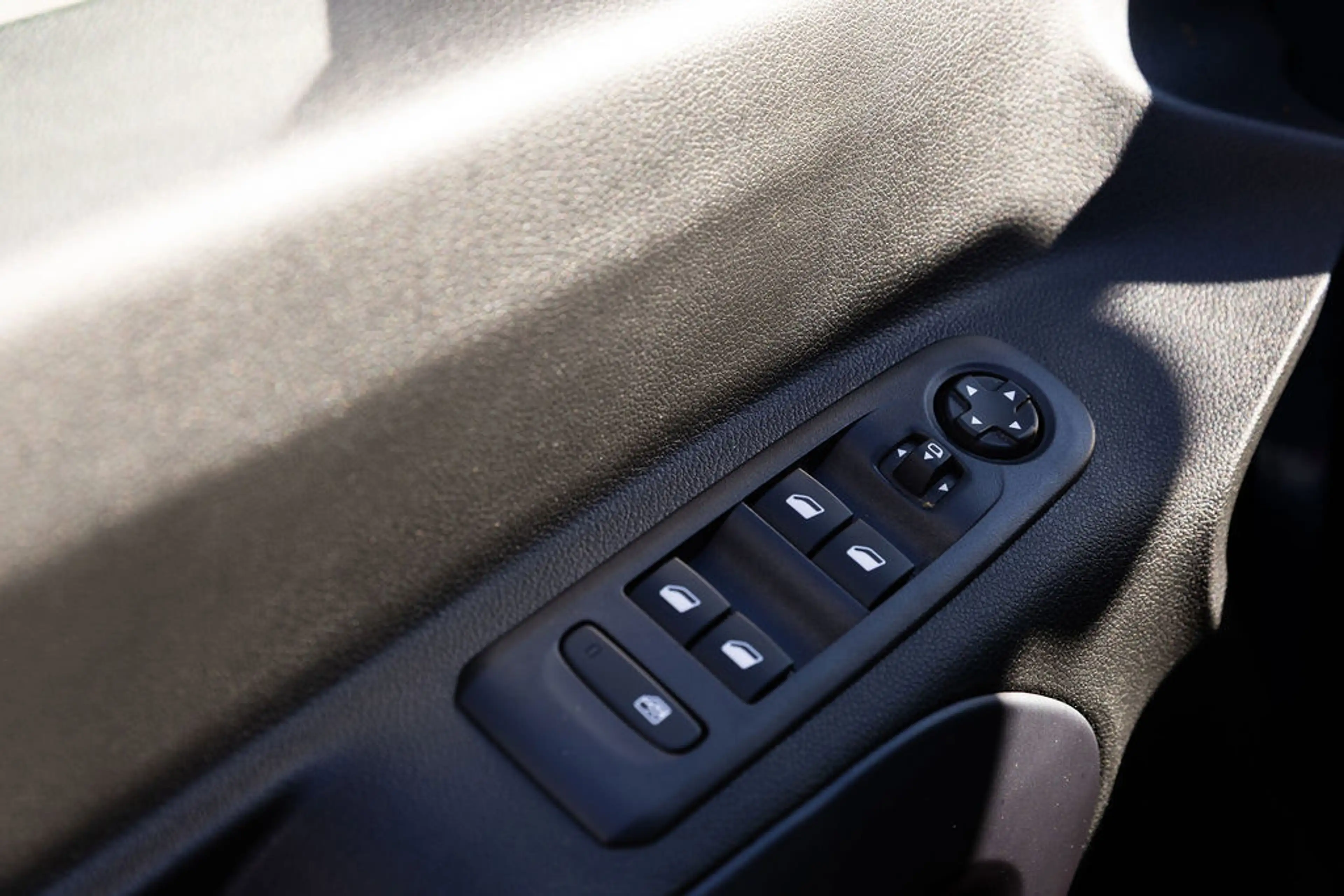 Peugeot e-Rifter Long EV Long Allure 7p. 50 kWh L2 — photo 25
