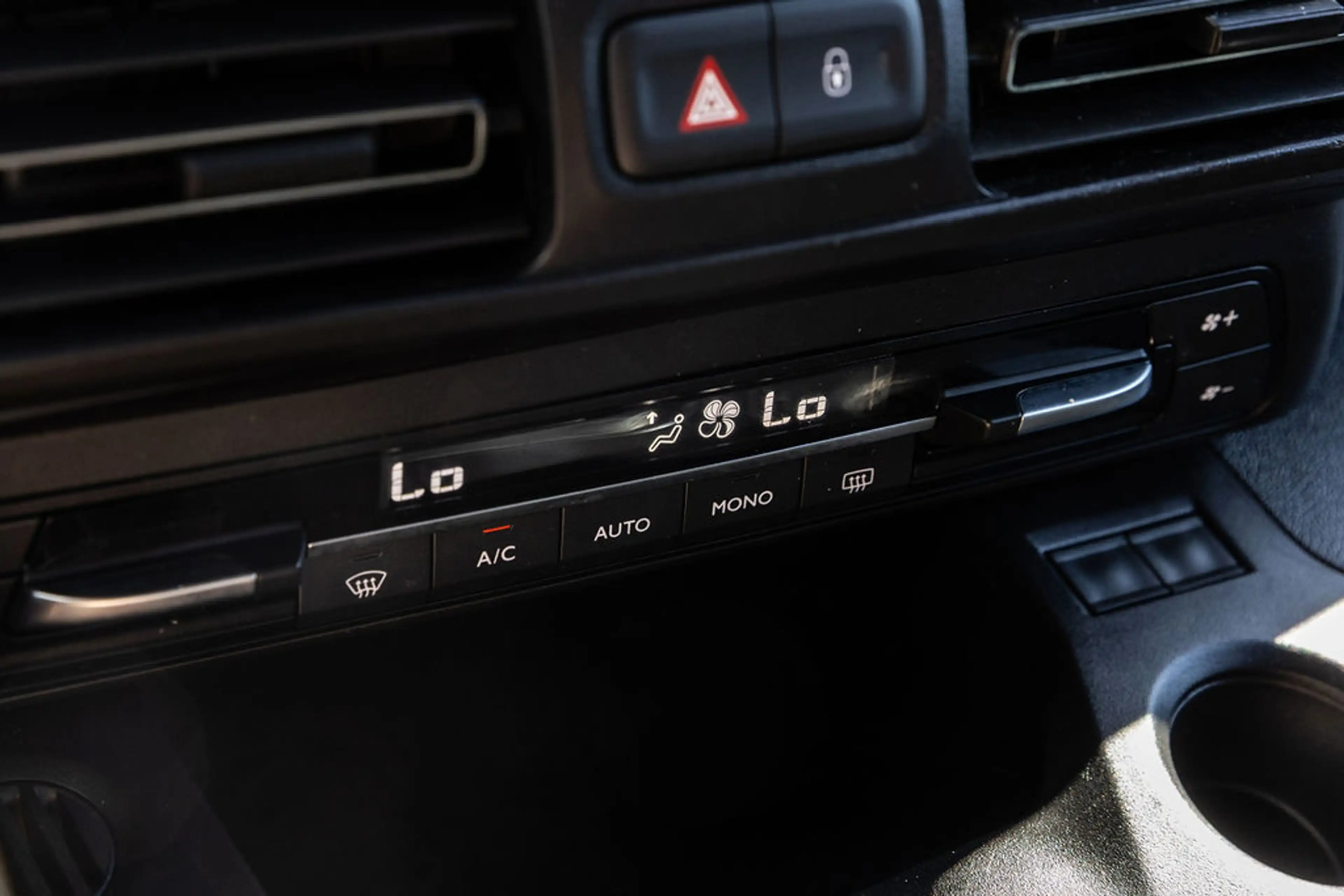 Peugeot e-Rifter Long EV Long Allure 7p. 50 kWh L2 — photo 15