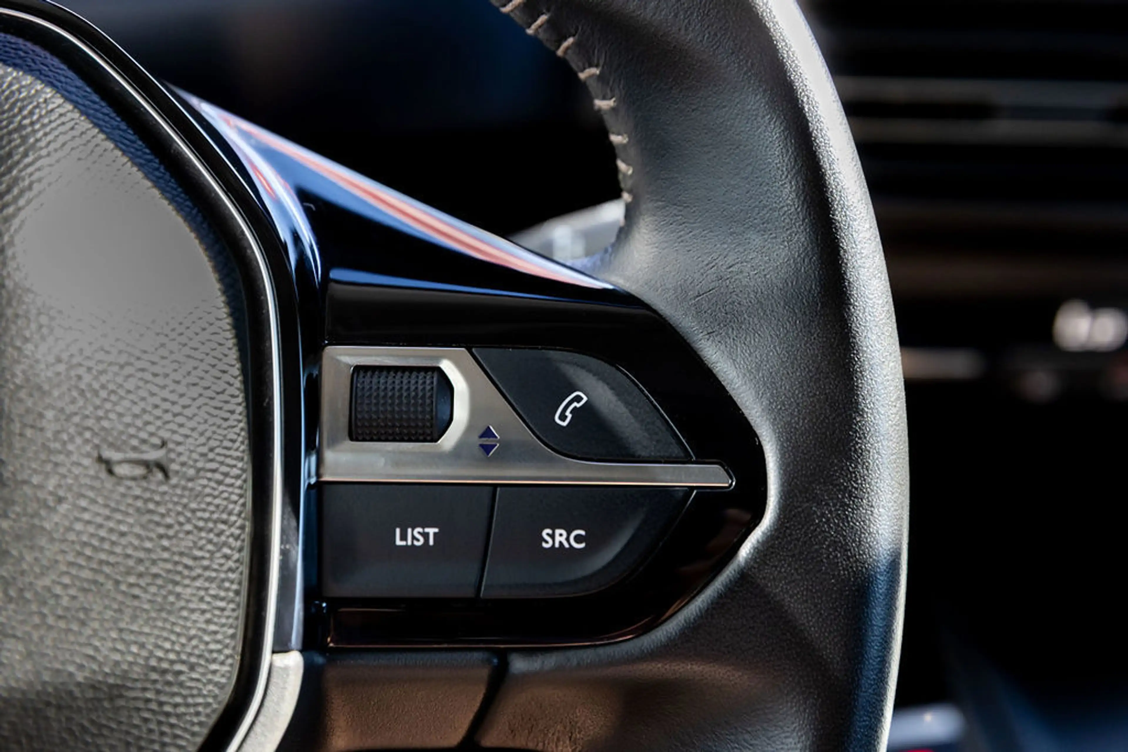Peugeot e-Rifter Long EV Long Allure 7p. 50 kWh L2 — photo 18