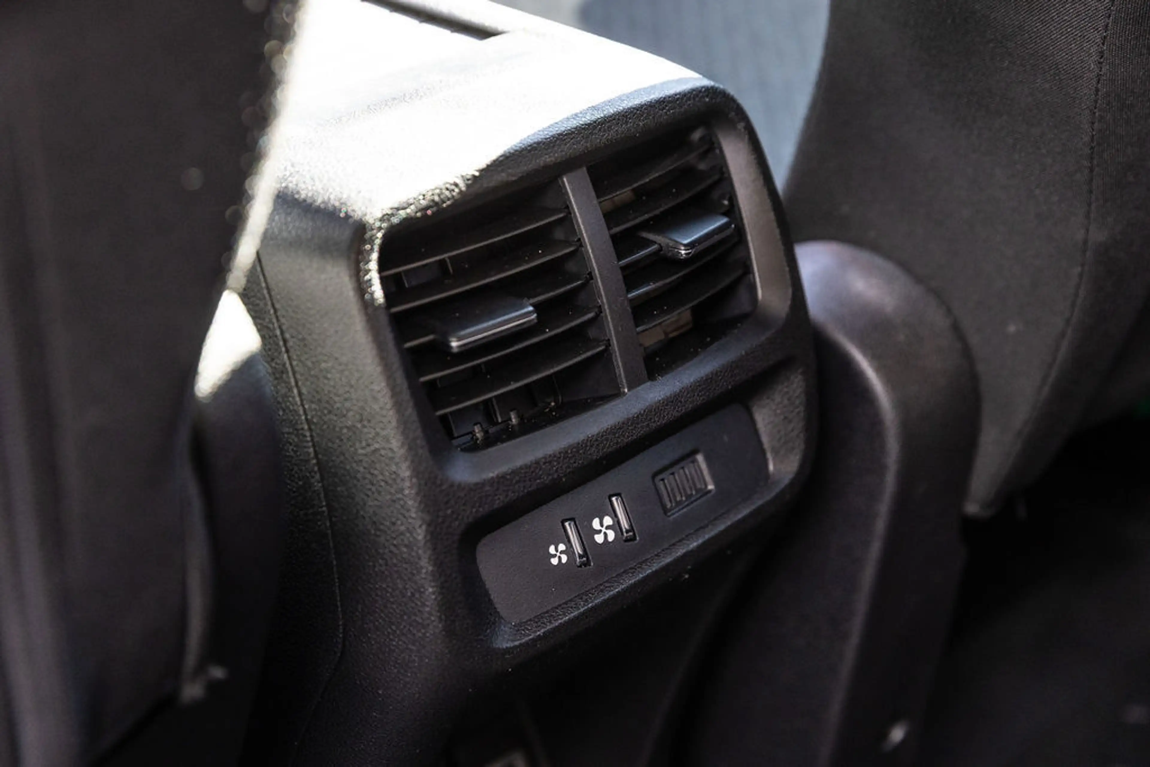 Peugeot e-Rifter Long EV Long Allure 7p. 50 kWh L2 — photo 36