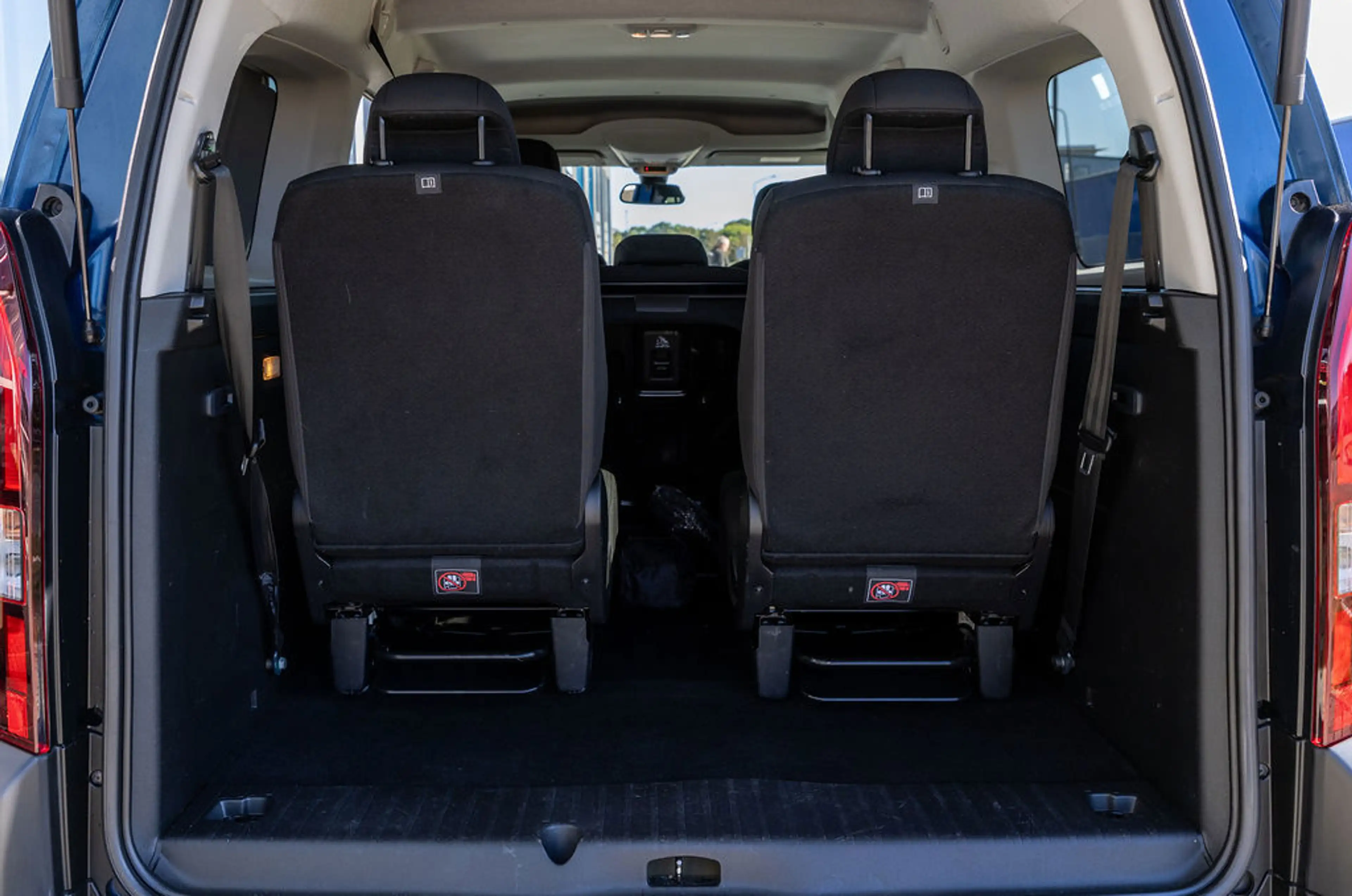 Peugeot e-Rifter Long EV Long Allure 7p. 50 kWh L2 — photo 7