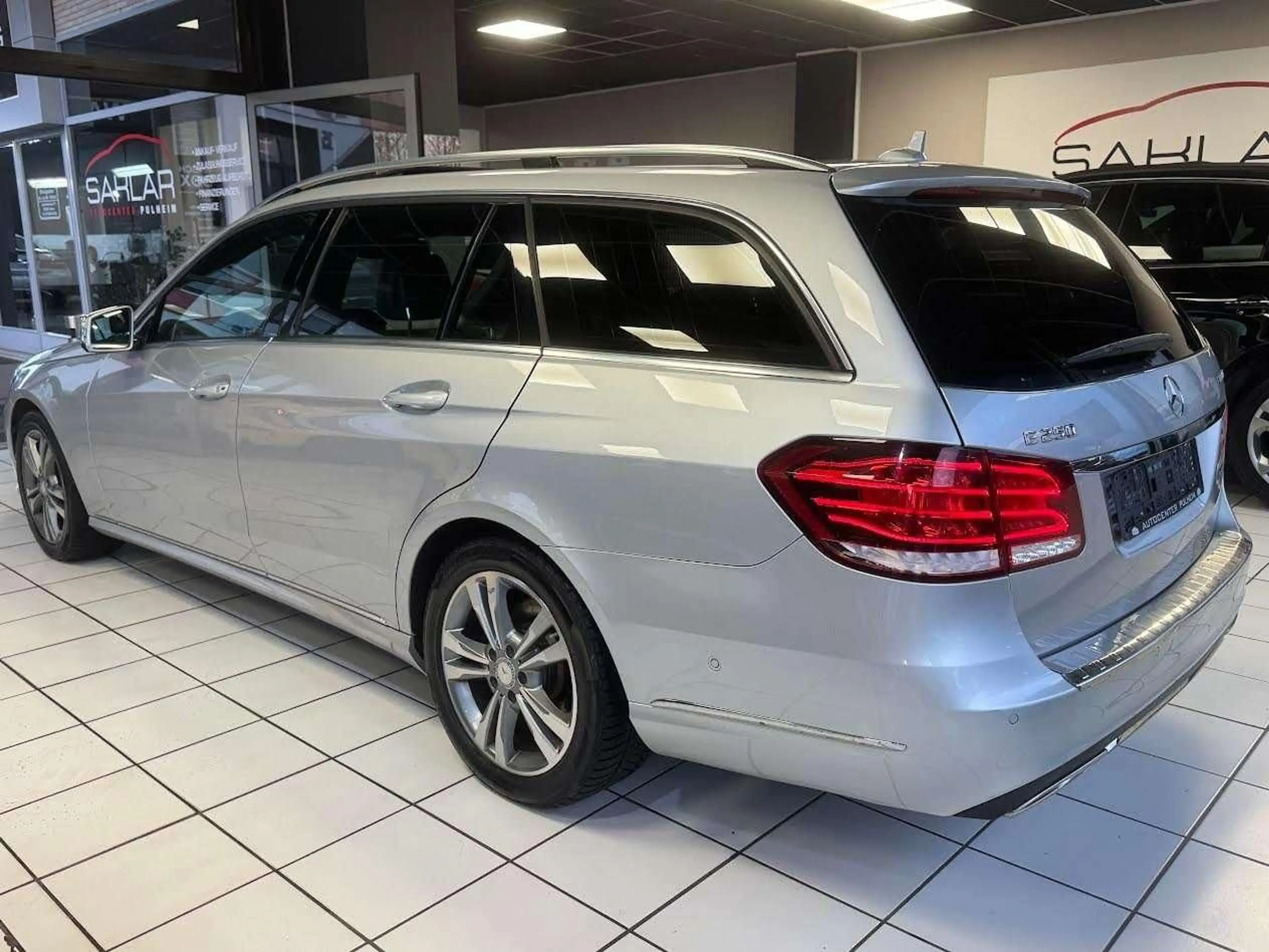 Mercedes-Benz E 250 E 250 BI-XEN NAVI SCHIEBEDACH AHK — photo 6