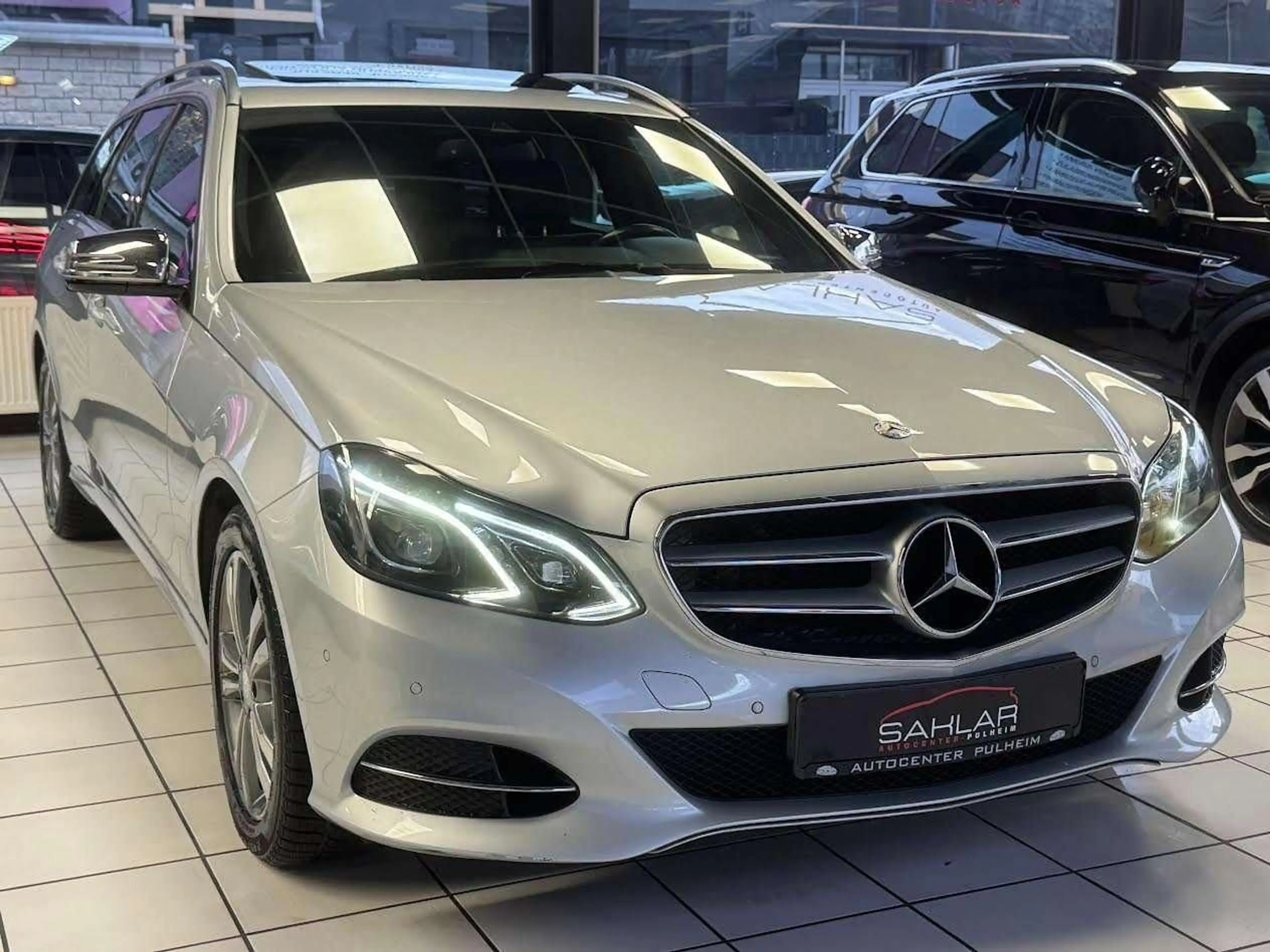 Mercedes-Benz E 250 E 250 BI-XEN NAVI SCHIEBEDACH AHK — photo 4