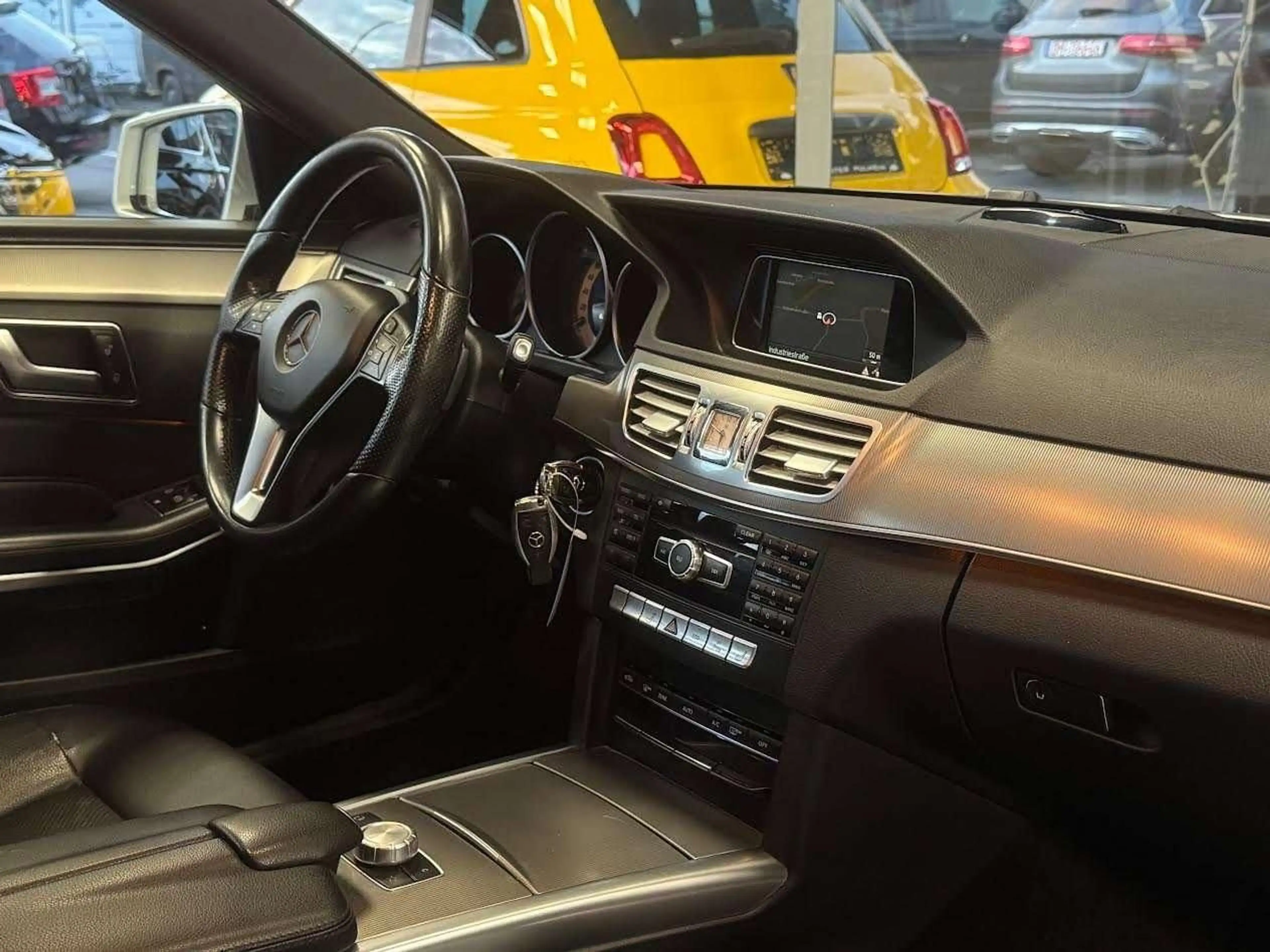 Mercedes-Benz E 250 E 250 BI-XEN NAVI SCHIEBEDACH AHK — photo 10