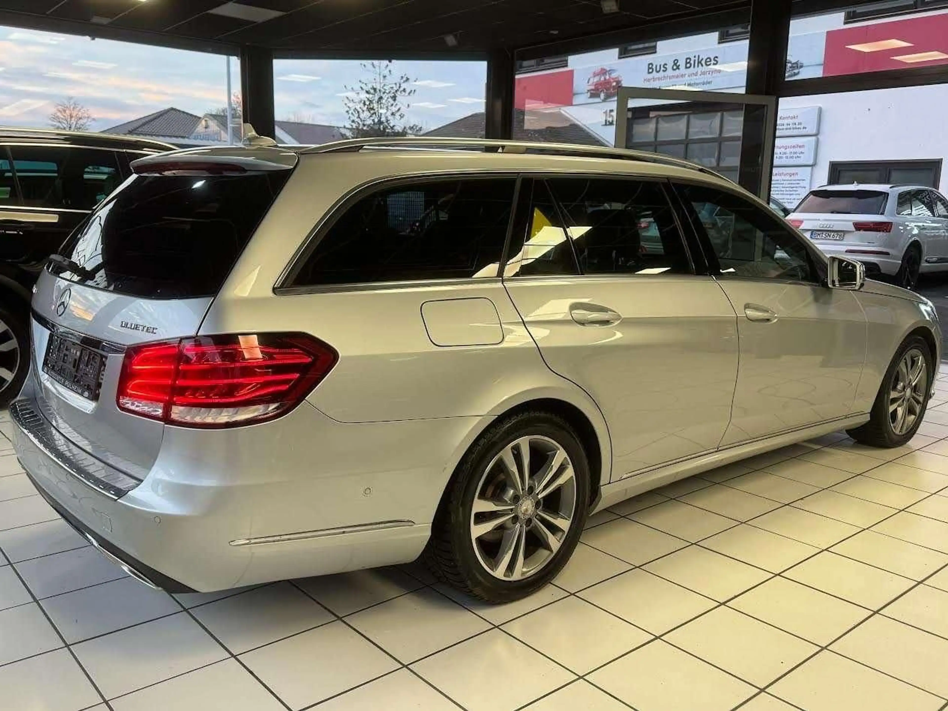 Mercedes-Benz E 250 E 250 BI-XEN NAVI SCHIEBEDACH AHK — photo 5