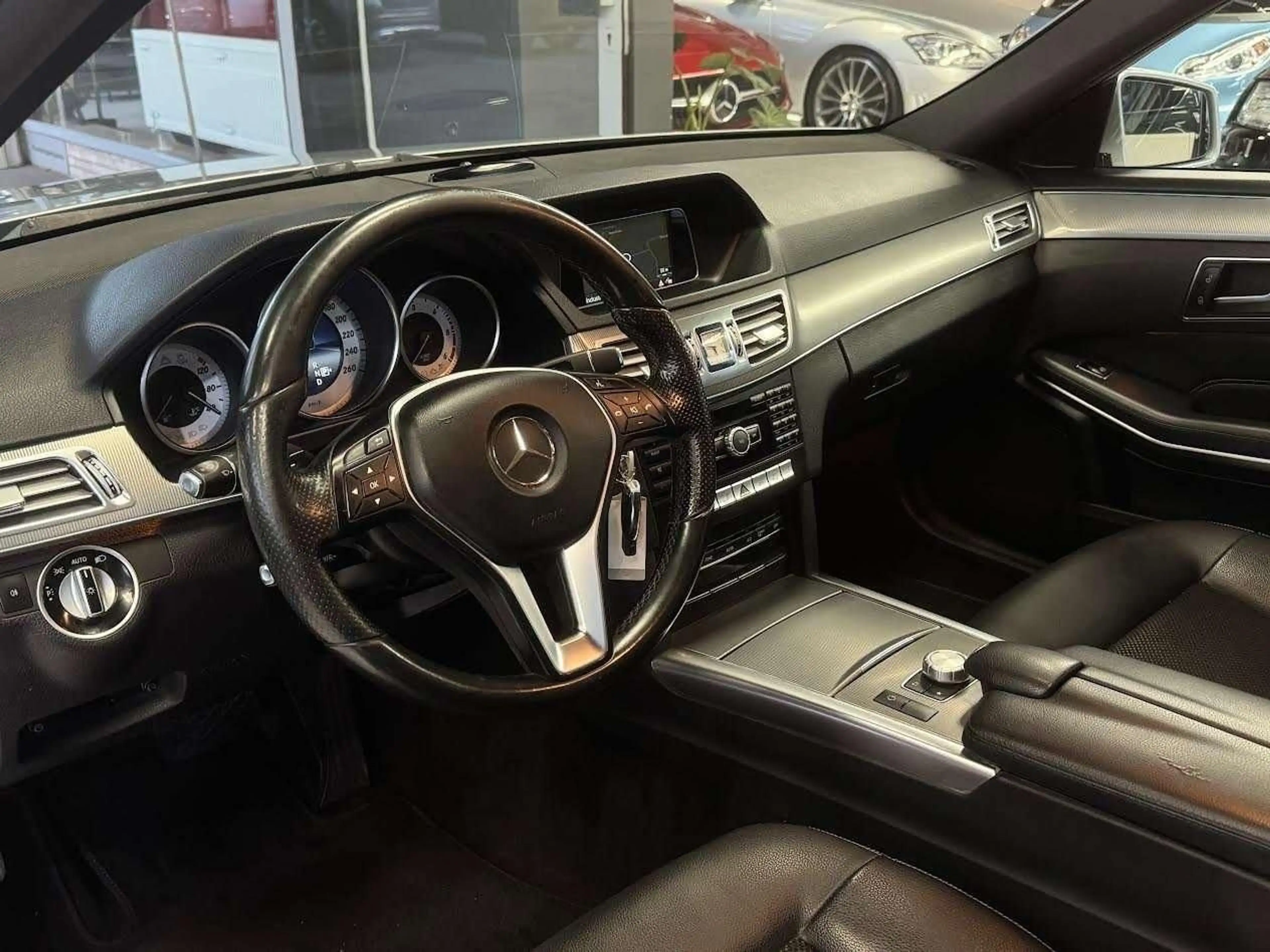 Mercedes-Benz E 250 E 250 BI-XEN NAVI SCHIEBEDACH AHK — photo 7