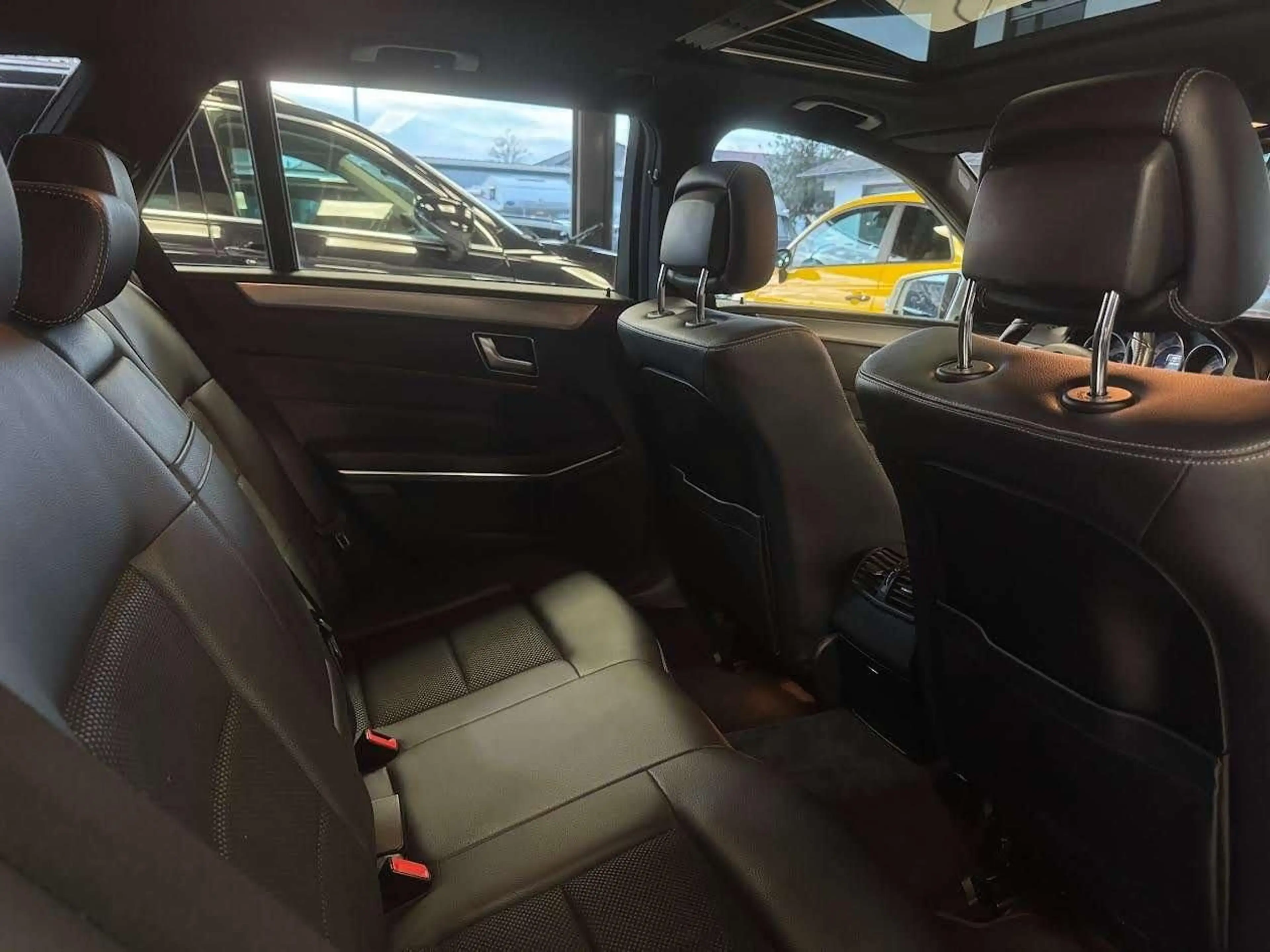 Mercedes-Benz E 250 E 250 BI-XEN NAVI SCHIEBEDACH AHK — photo 11