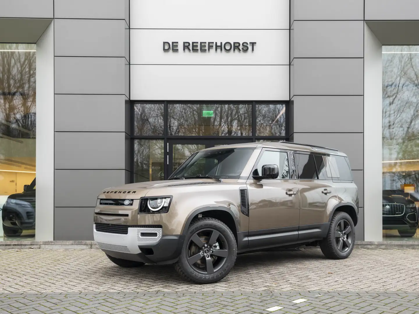 Land Rover Defender 3.0 D200 110 S Commercial | Air Suspension Pack | Bruin - 1