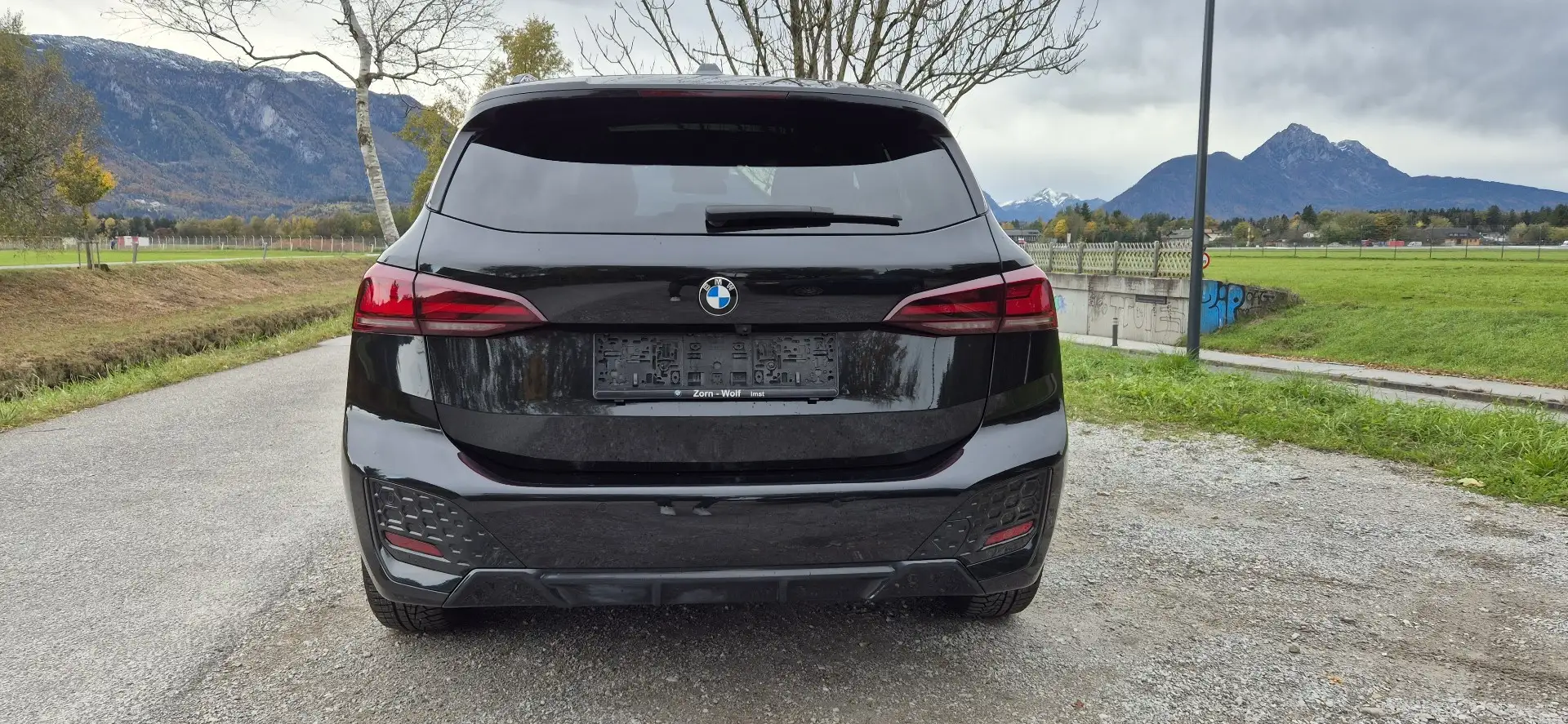 BMW 220 220i ACTIVE Tourer Schwarz - 2