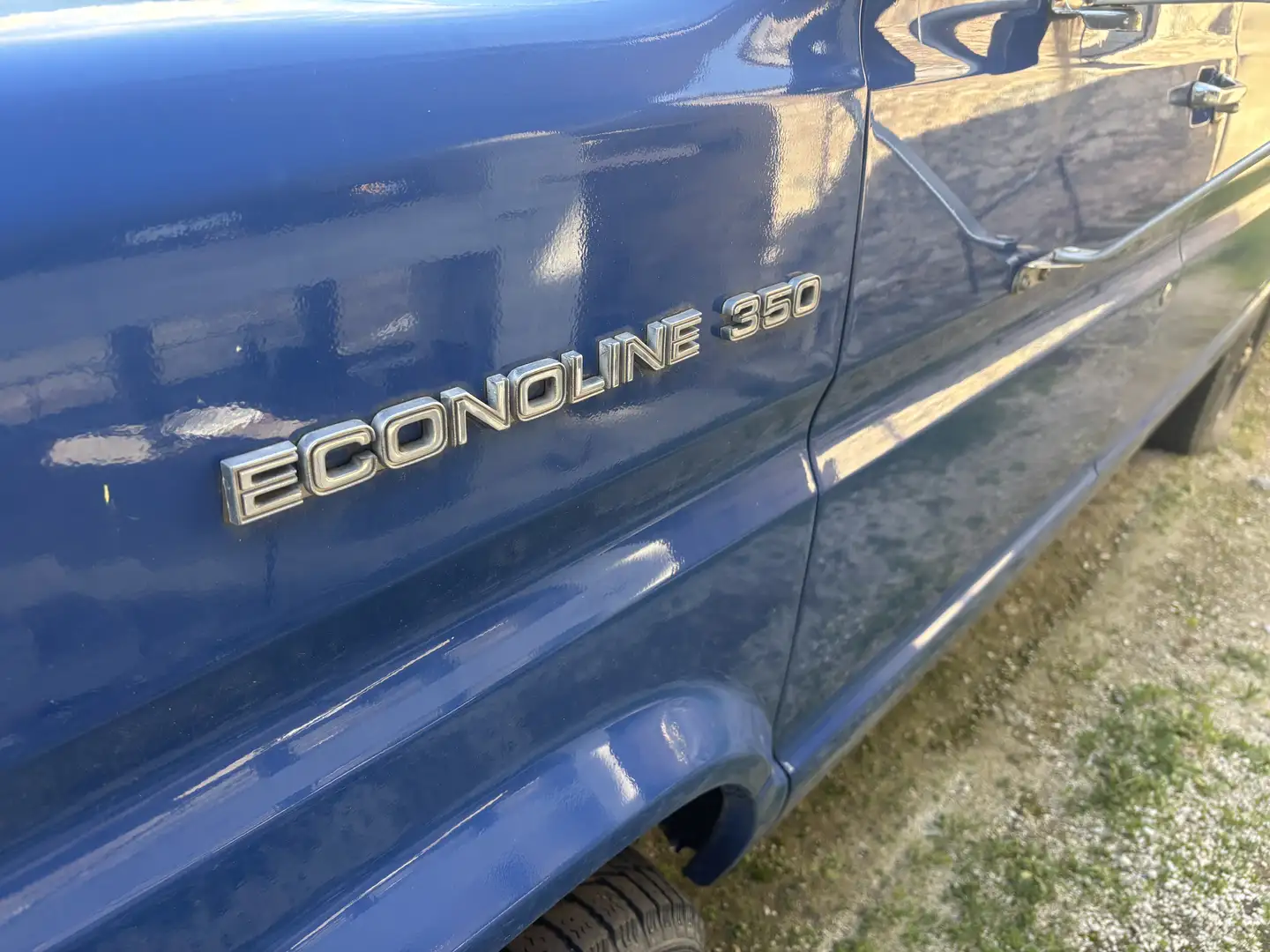 Ford Econoline Blau - 2