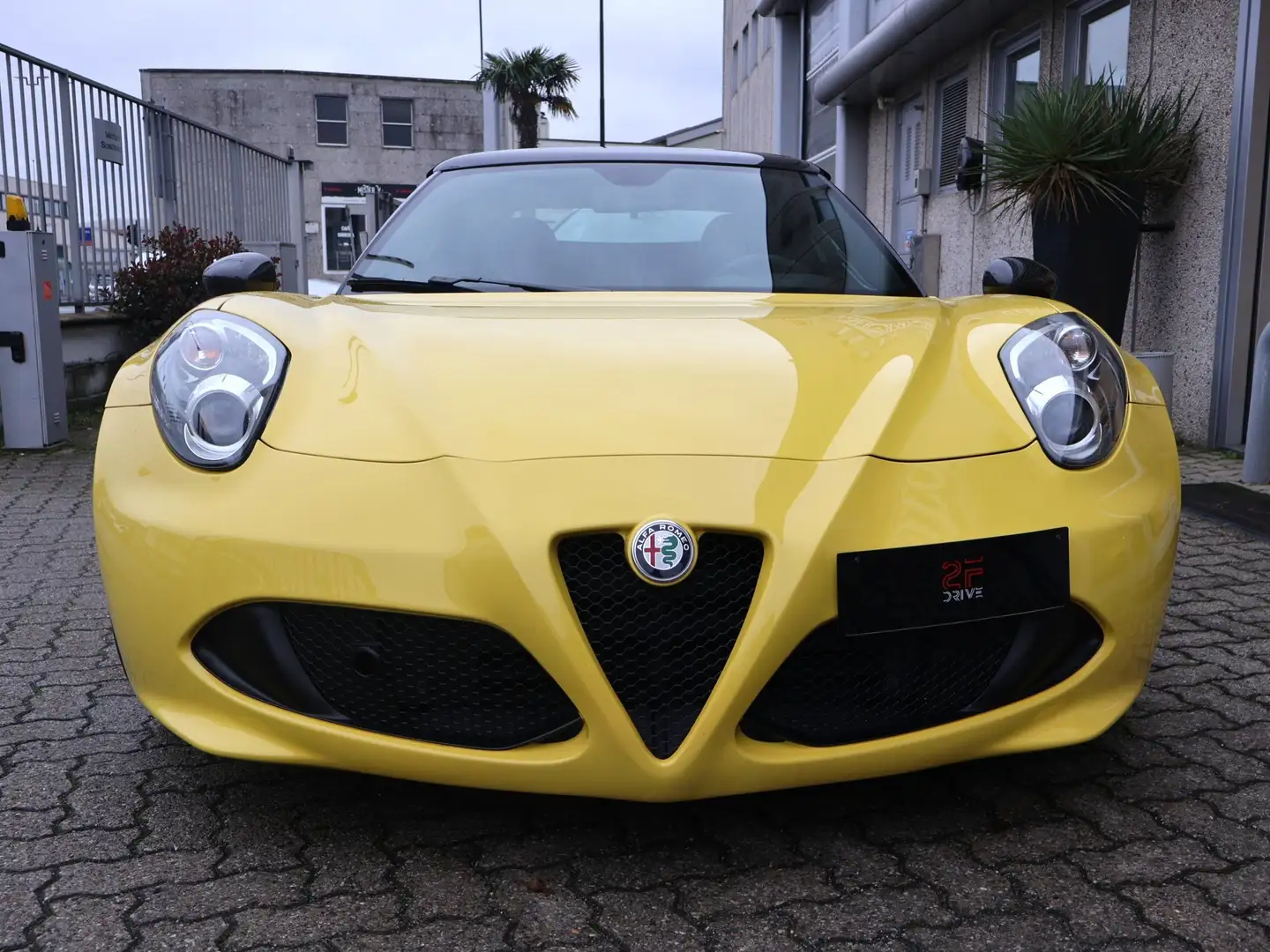 Alfa Romeo 4C Spider Gelb - 2
