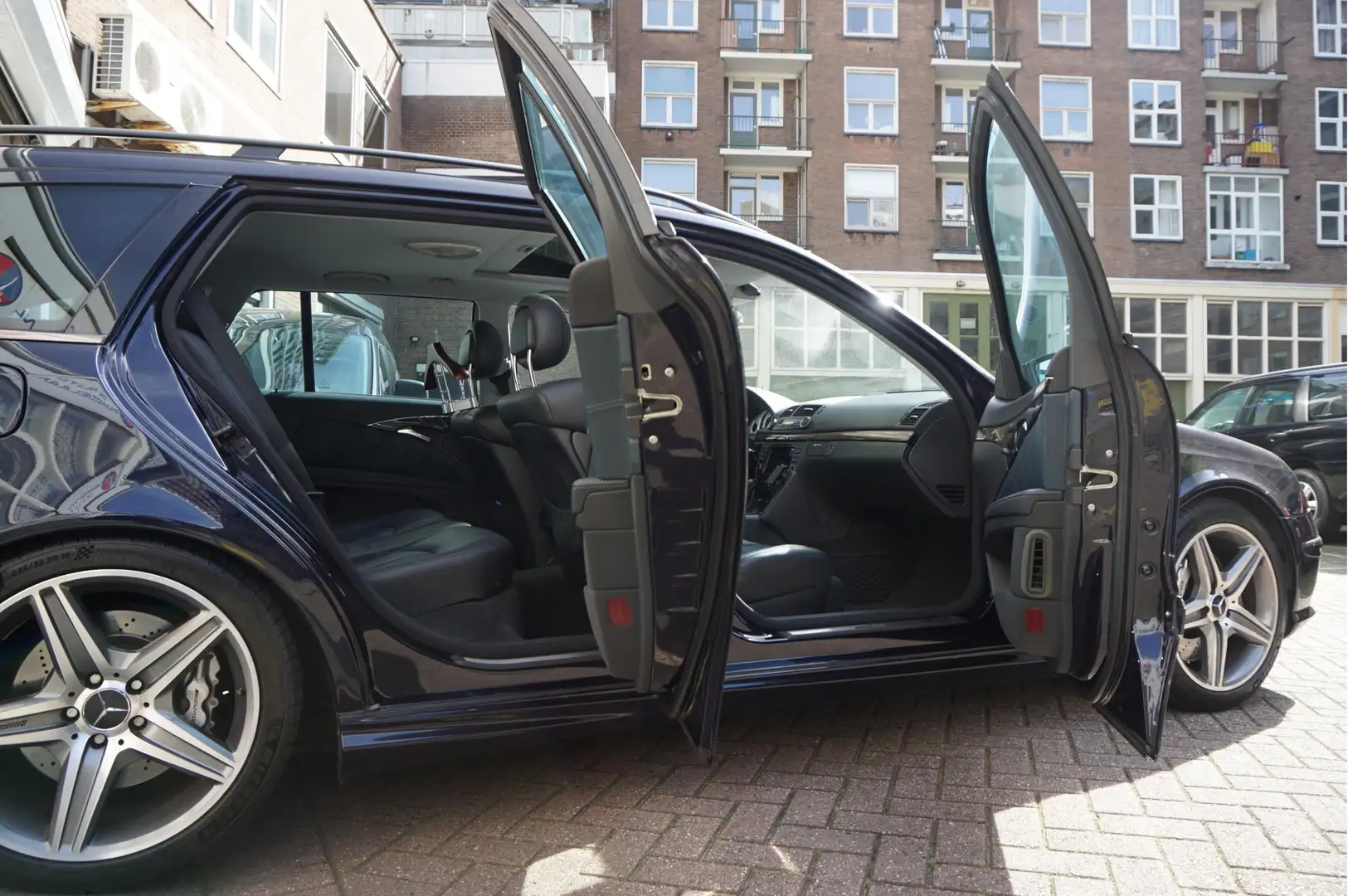 Mercedes-Benz E 55 AMG AirMatic * Manikaal onderhouden Youngtimer * taxat Blauw - 2