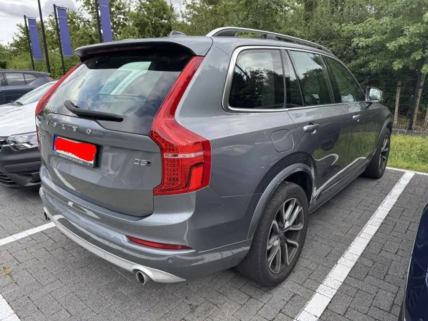 Volvo XC90 2.0 D5 AWD Momentum / 7pl / €19.990 netto / ... Gris - 2