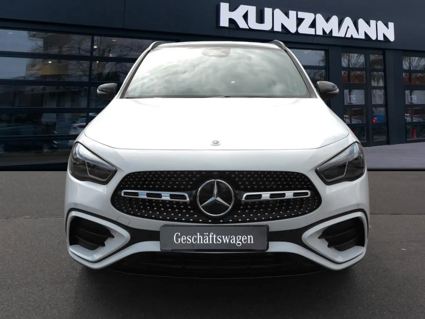 Mercedes-Benz GLA 220 d 4MATIC AMG Night Panorama AHK HUD 360° Weiß - 2