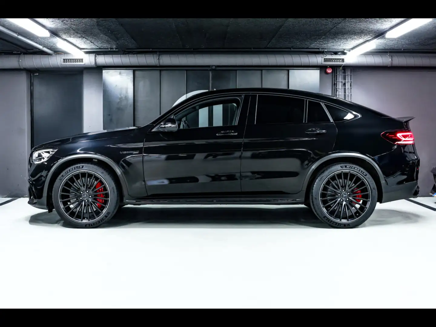 Mercedes-Benz GLC 63 AMG S AMG COUPE 4M+°NIGHT°CARBON°AHK°360°PANO Schwarz - 2