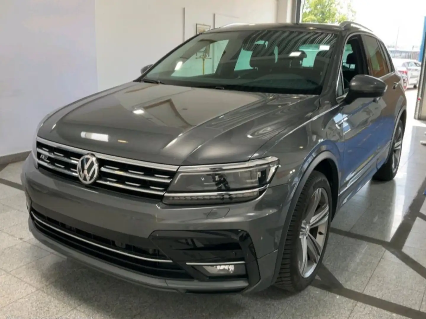 Volkswagen Tiguan Highline R-Line DSG 4Motion *Keyless*Sofort Kredit Grau - 1