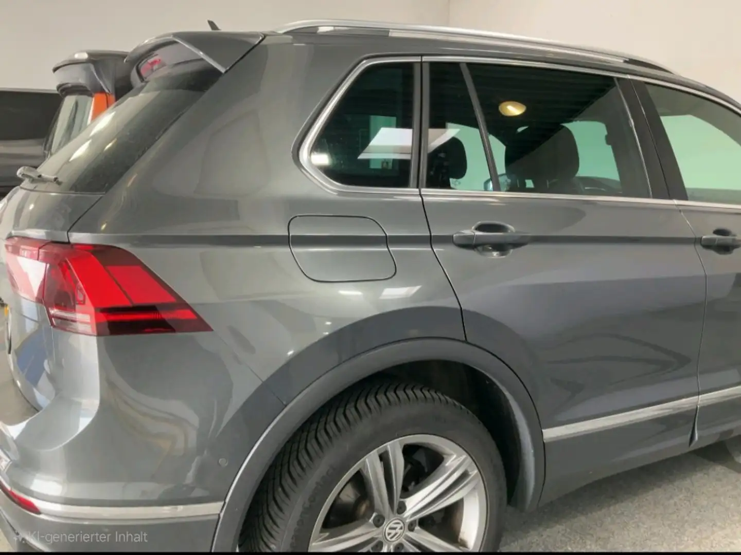 Volkswagen Tiguan Highline R-Line DSG 4Motion *Keyless*Sofort Kredit Grau - 2