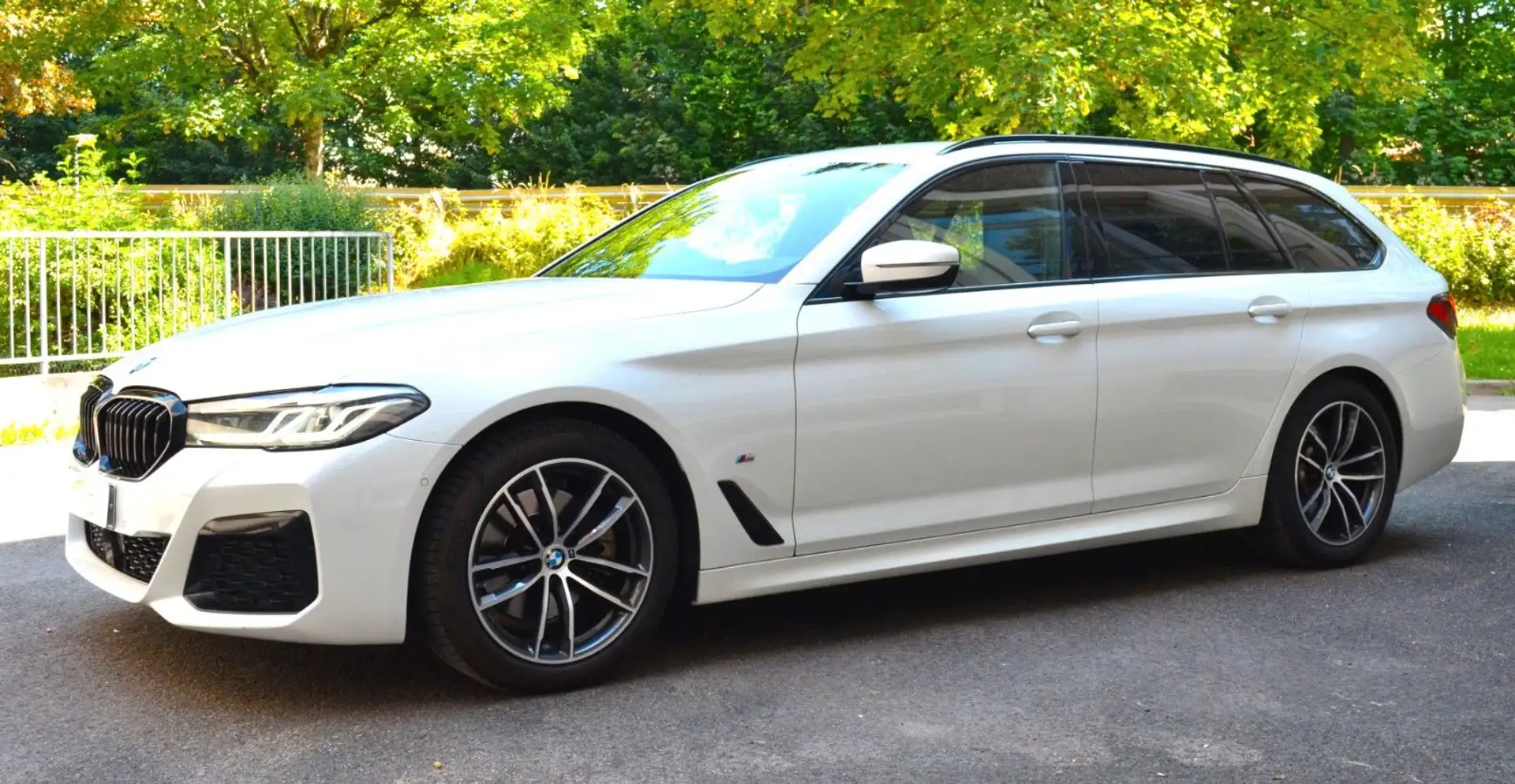 BMW 520 Touring d M Sport Aerodynamikpaket Bianco - 2