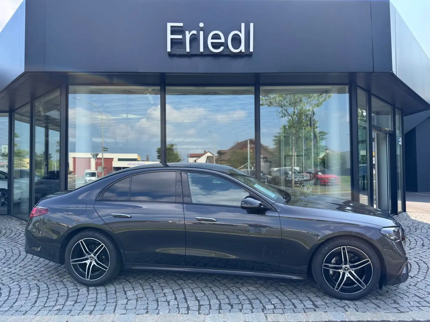 Mercedes-Benz E 220 d AMG, Night, Keyless, Distronic, Kamera, Gris - 2