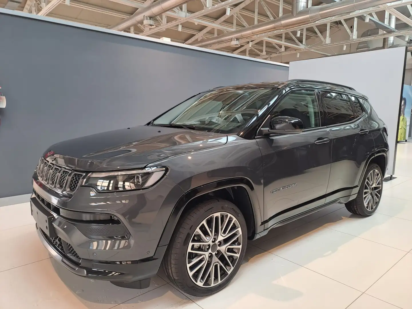 Jeep Compass E-HYBRID MY24 ALTITUDE 1.5 TURBO T4 130CV FWD DCT7 Grigio - 1