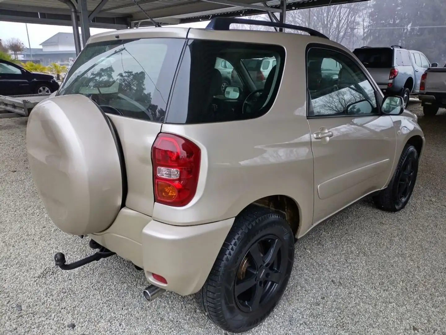 Toyota RAV 4 2,0 VVT-i 4WD Aut. 3 Türen Gold - 2