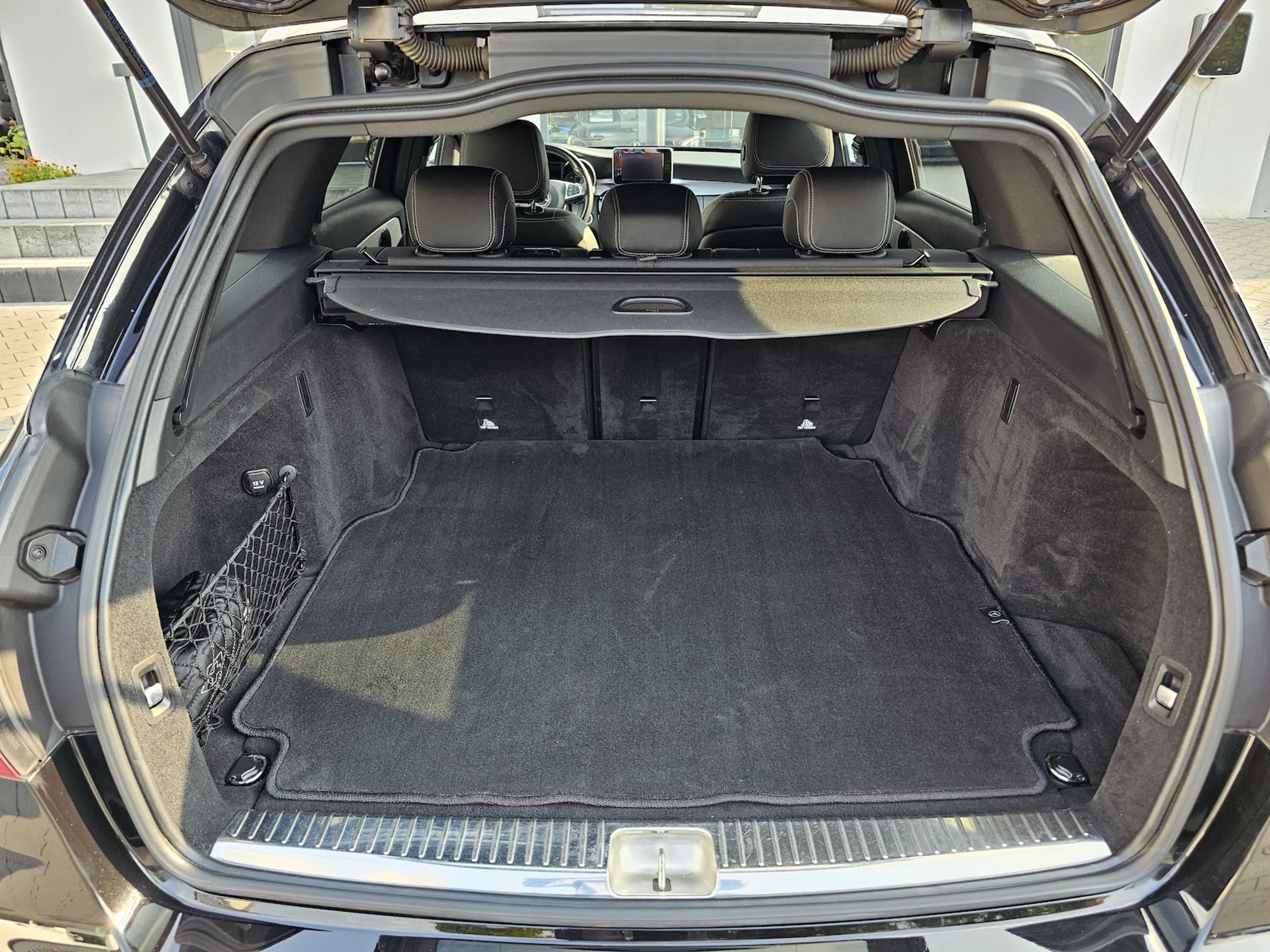 Mercedes-Benz C 250 d T AMG Line LEDER NAVI LED AUS 2.HAND — photo 10