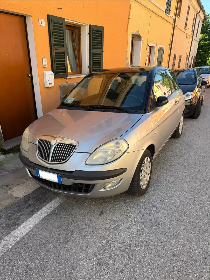 Lancia Ypsilon 1.3 mjt Argento 100 - 1