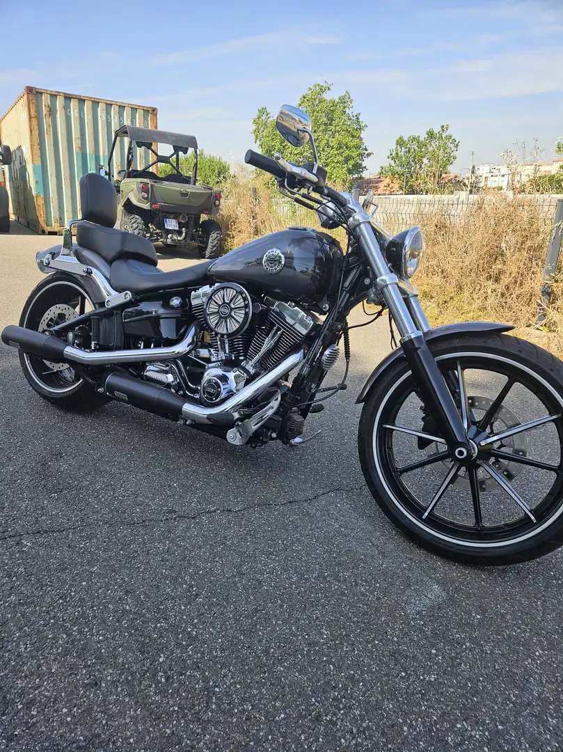 Harley-Davidson Breakout Noir - 1