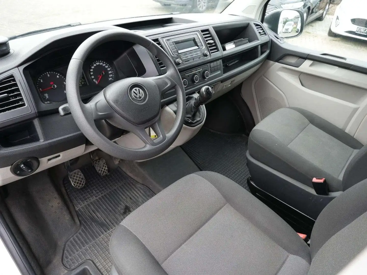 Volkswagen T6 Transporter Kasten EU6 Klima eFh Holzboden Weiß - 2