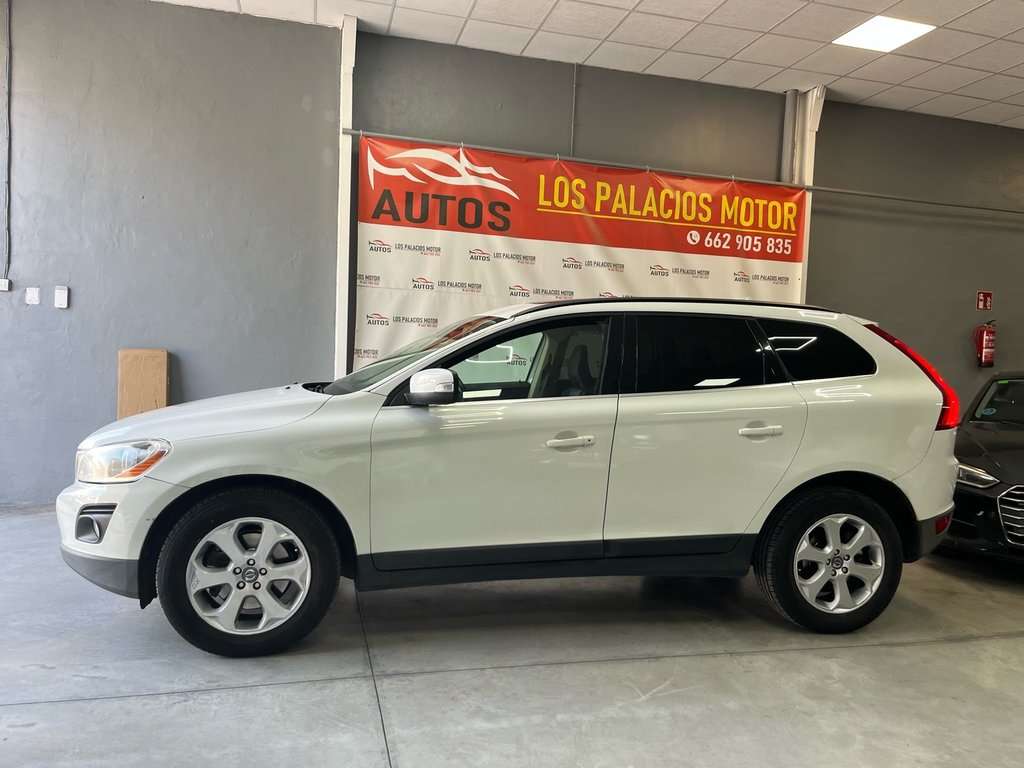Volvo XC60 2.4 D3 AWD Summum Auto - foto 1