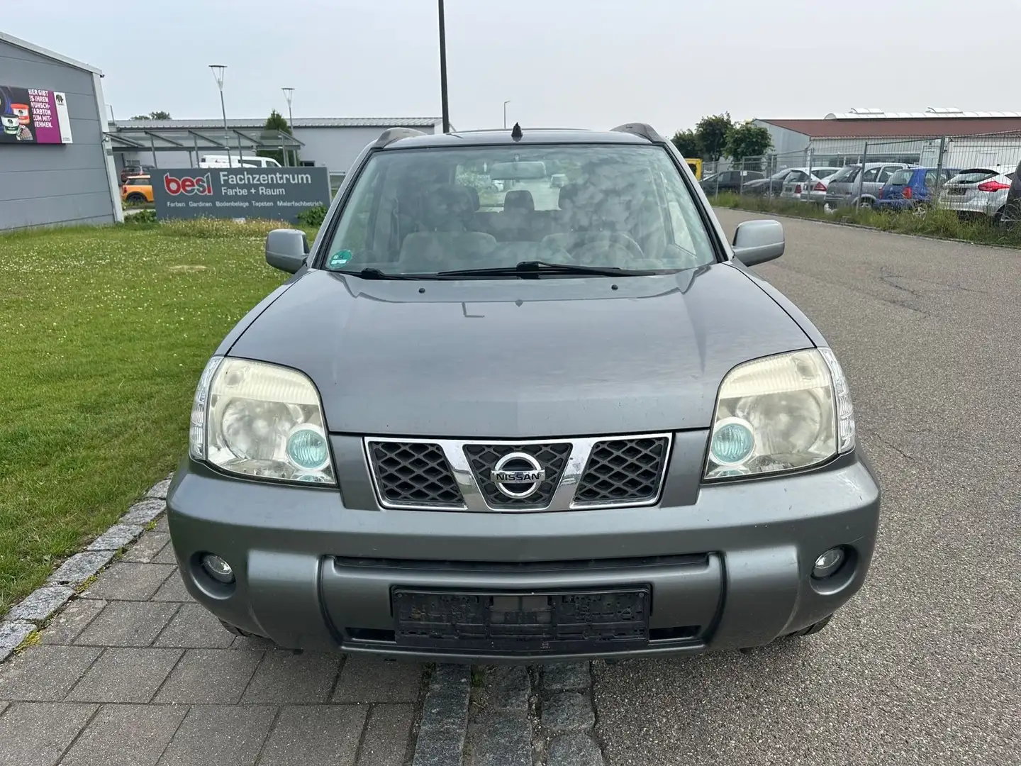 Nissan X-Trail 4x4 elegance 2.5 Pano uvm Grau - 2