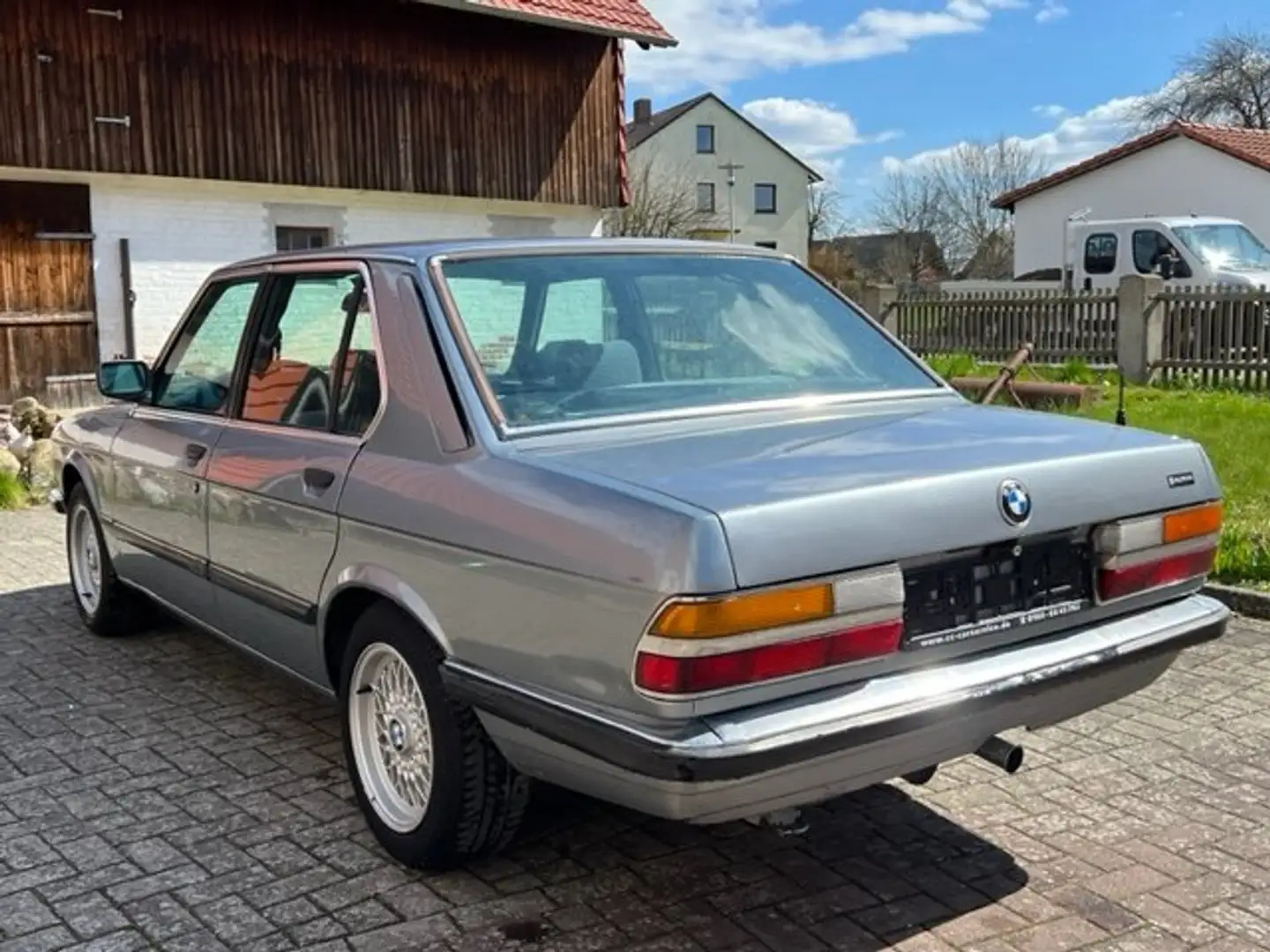 BMW 520 iA E 28 *Automatik-Klimaanlage-BBS-H-Kennzeichen* Bleu - 2