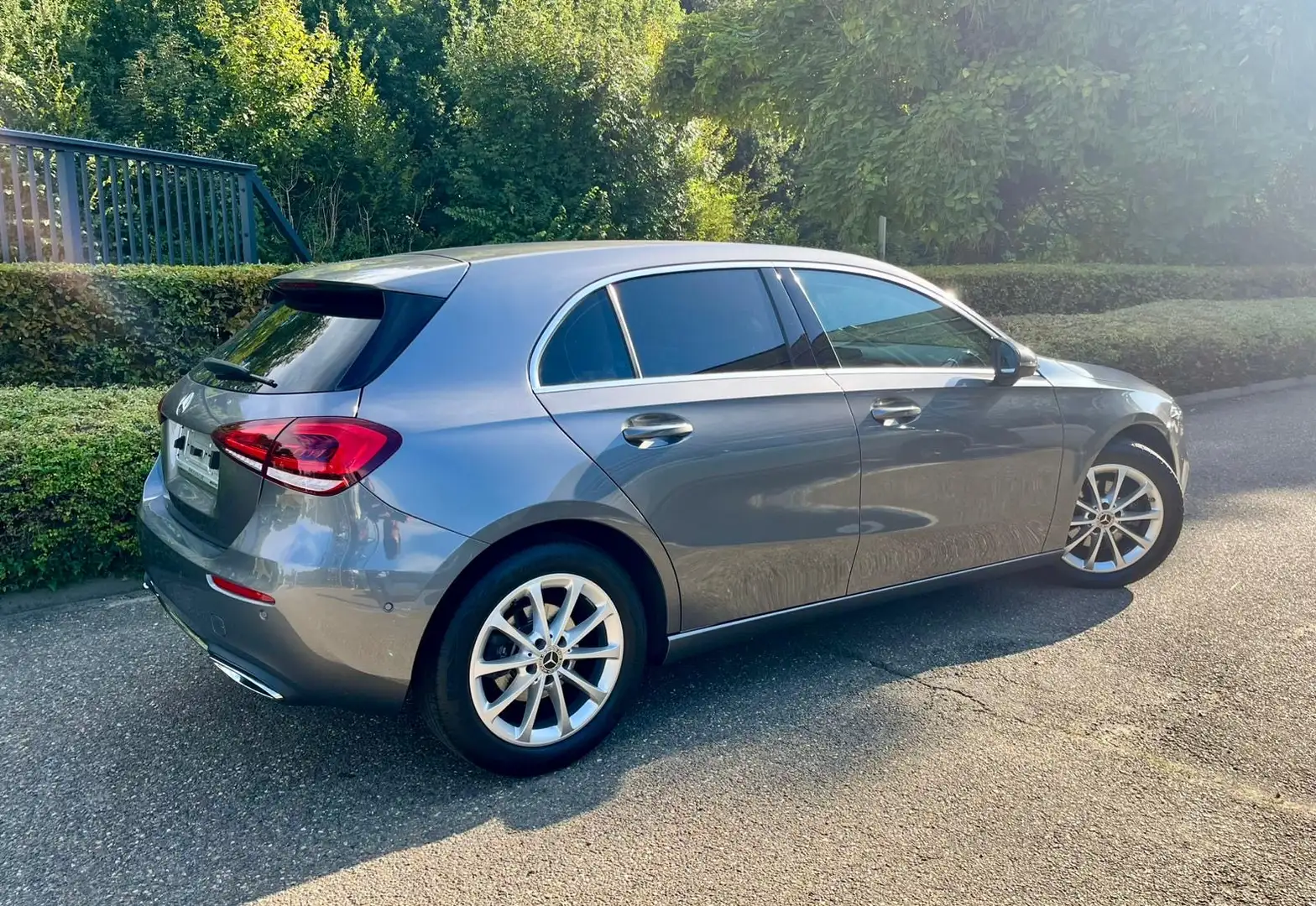 Mercedes-Benz A 180 Progressive Grijs - 2